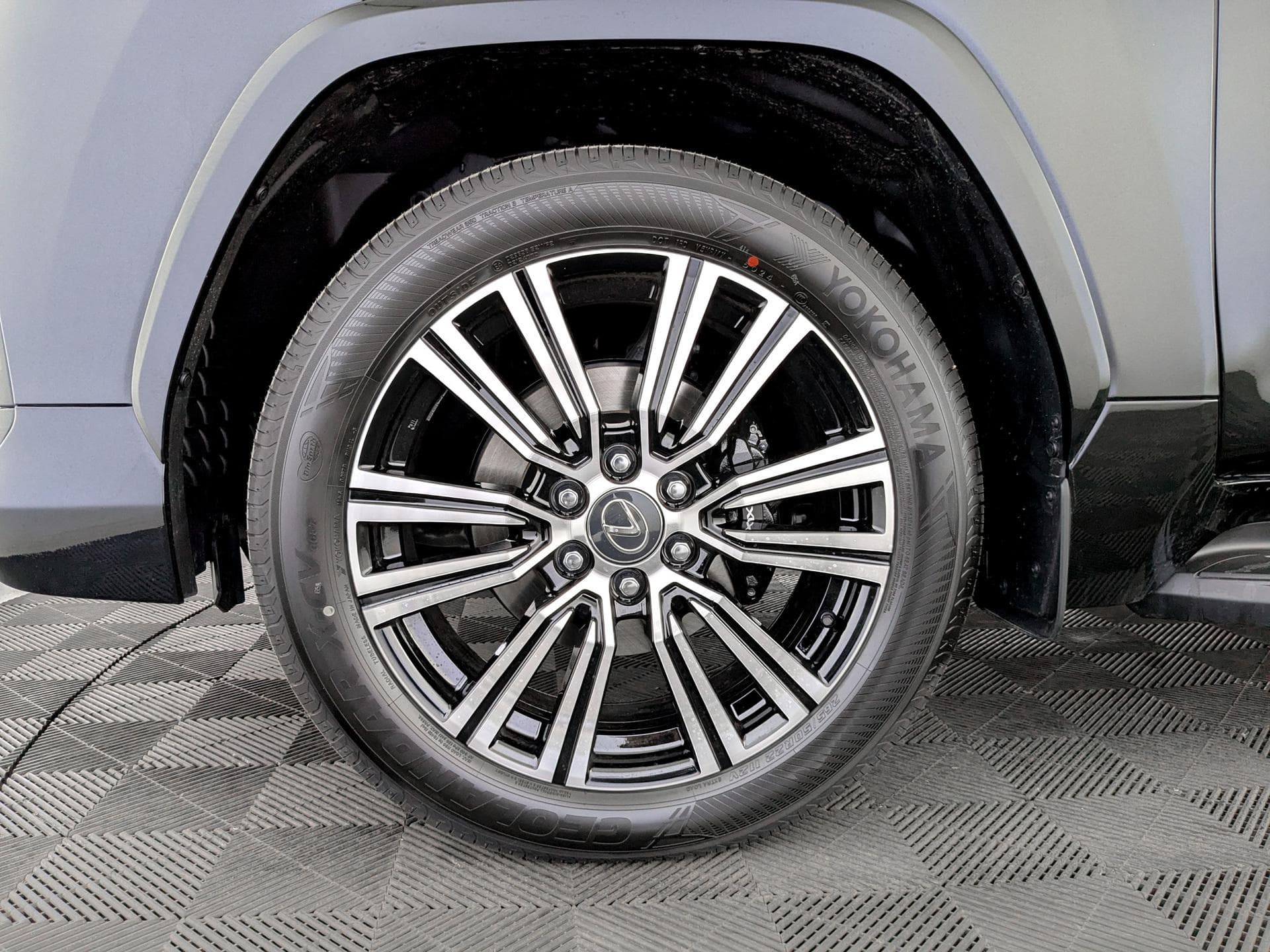 Lexus LX 600 Urban PTL в лизинг - 8