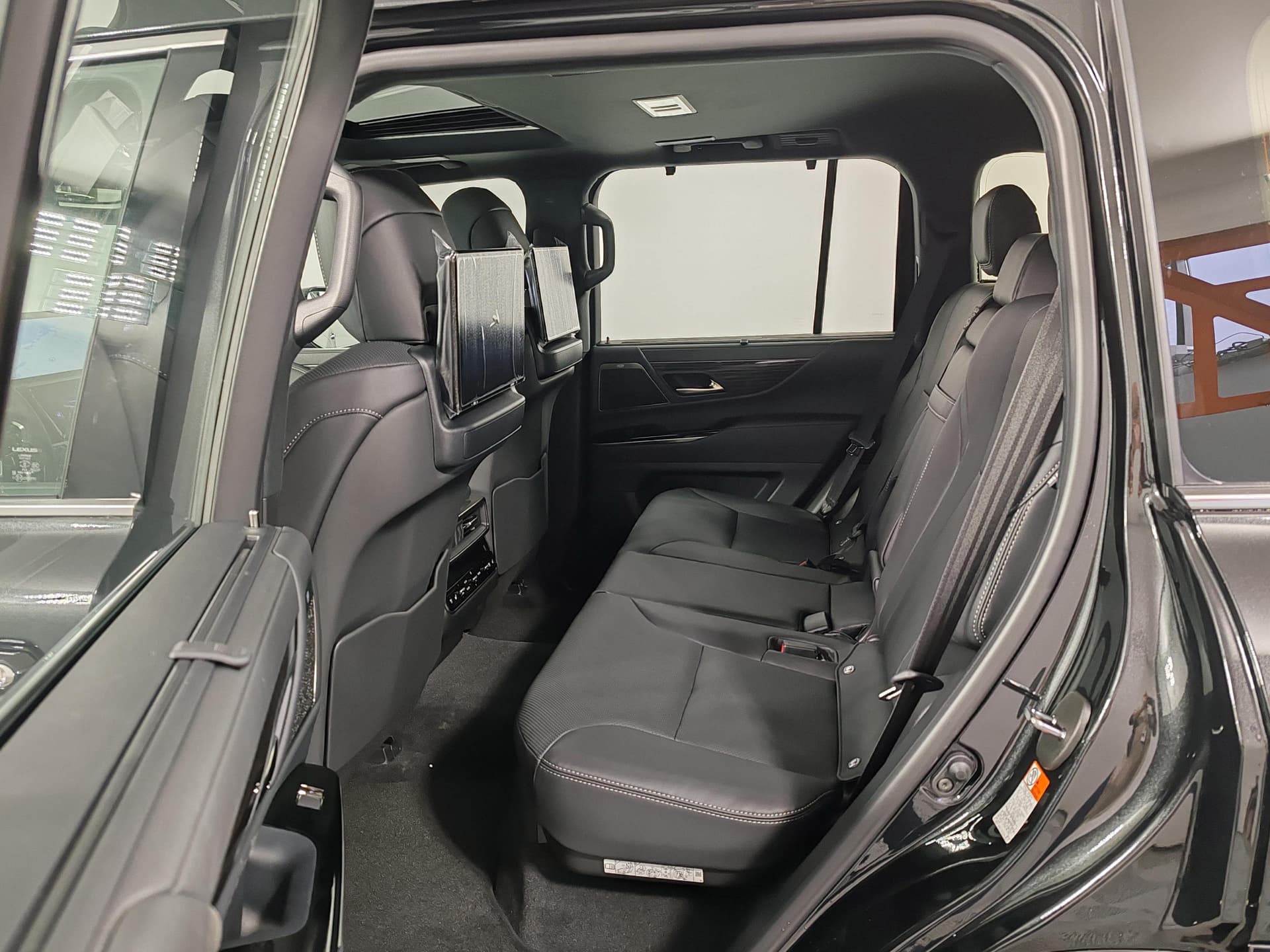 Lexus LX 600 Urban PTL в лизинг - 13