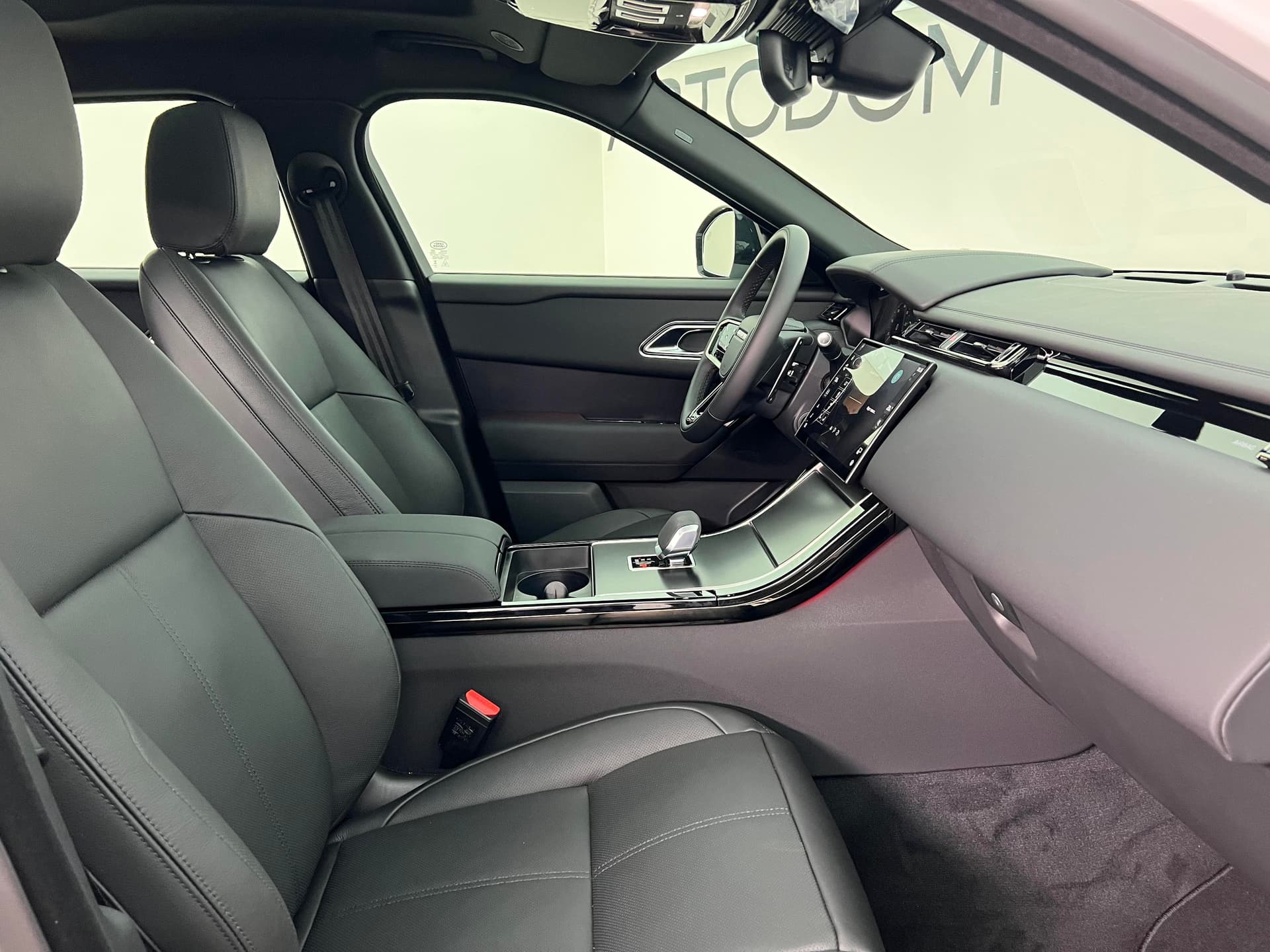 Land Rover Velar 2.0P 250 Dynamic SE в лизинг - 14