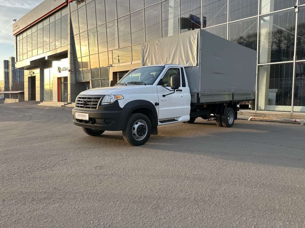 UAZ Profi Еврофургон длинная база Base двускатный мост 4х2 2.7 5MT в лизинг - 2