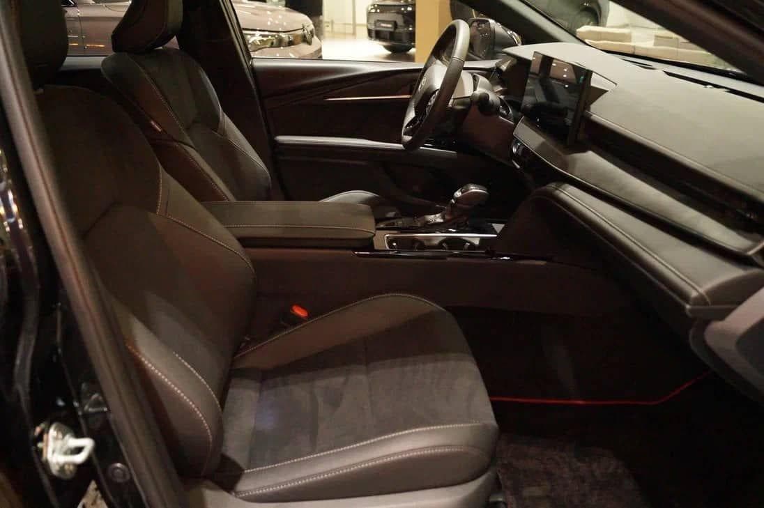 Toyota Camry 2.0HXS Sports Plus Edition в лизинг - 11