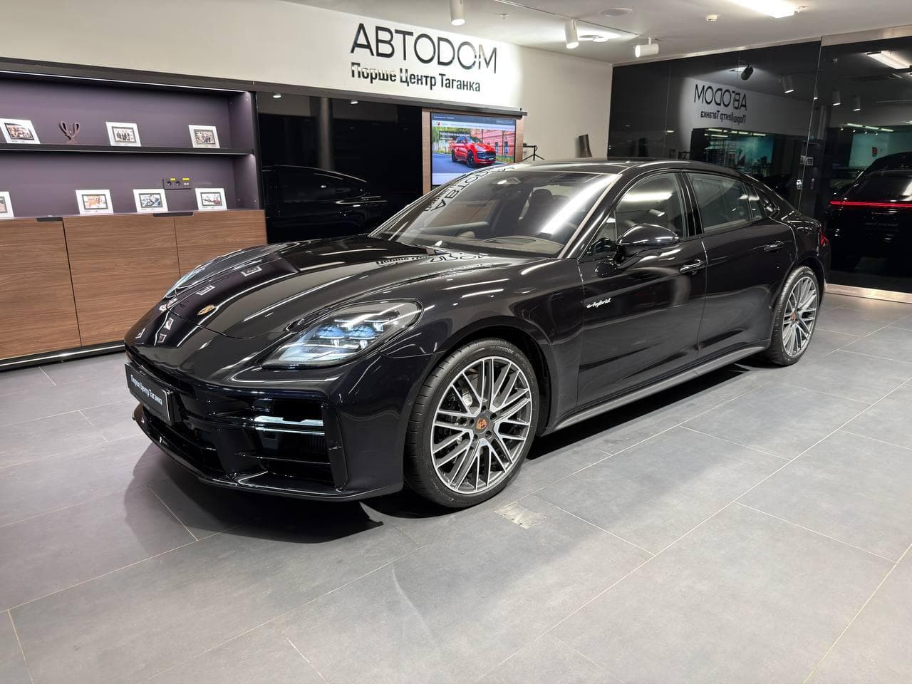 Porsche Panamera - 3