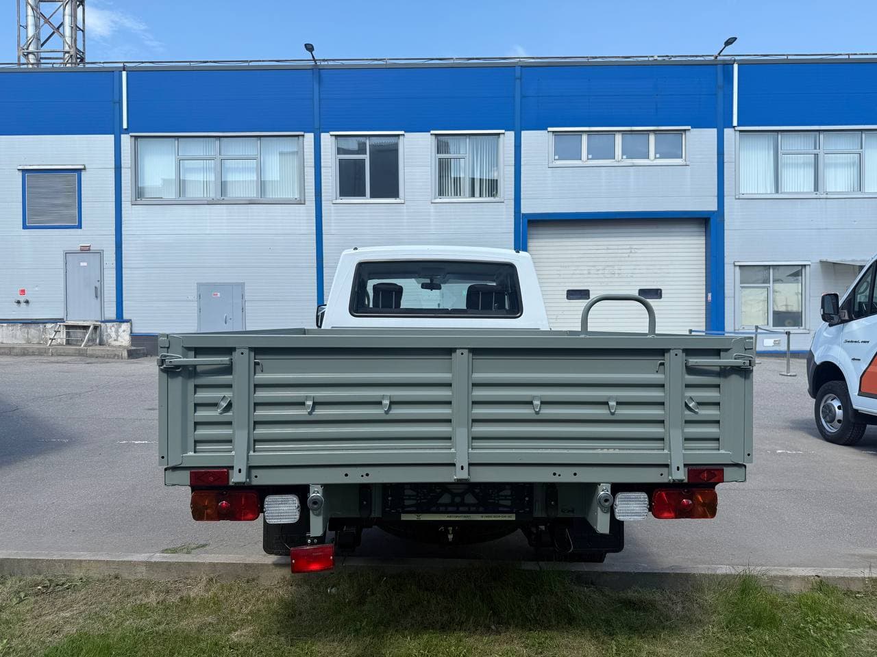 UAZ Profi двухрядная кабина Двойная кабина с бортом Base 4х4 2.7 5MT в лизинг - 6