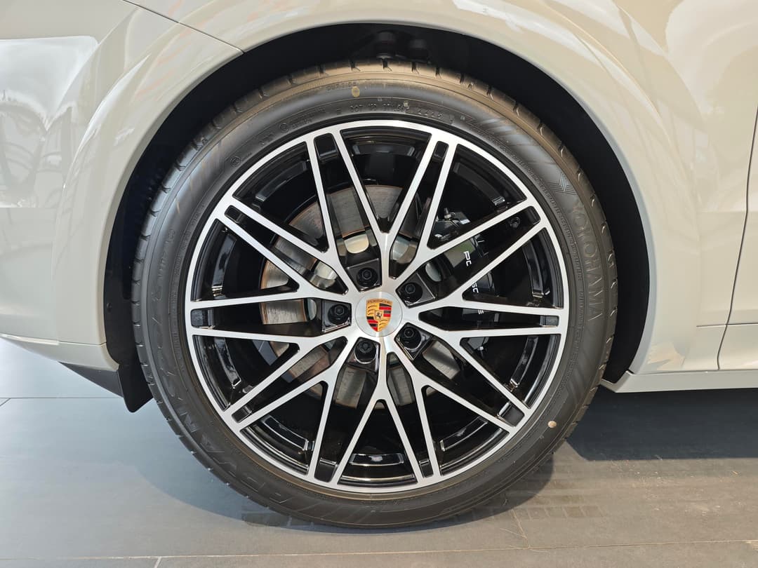 Porsche Cayenne GTS Coupe в лизинг - 34