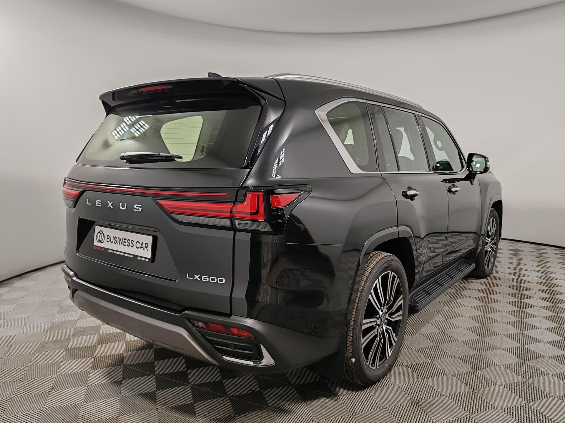 Lexus LX 600 Urban PTL в лизинг - 6