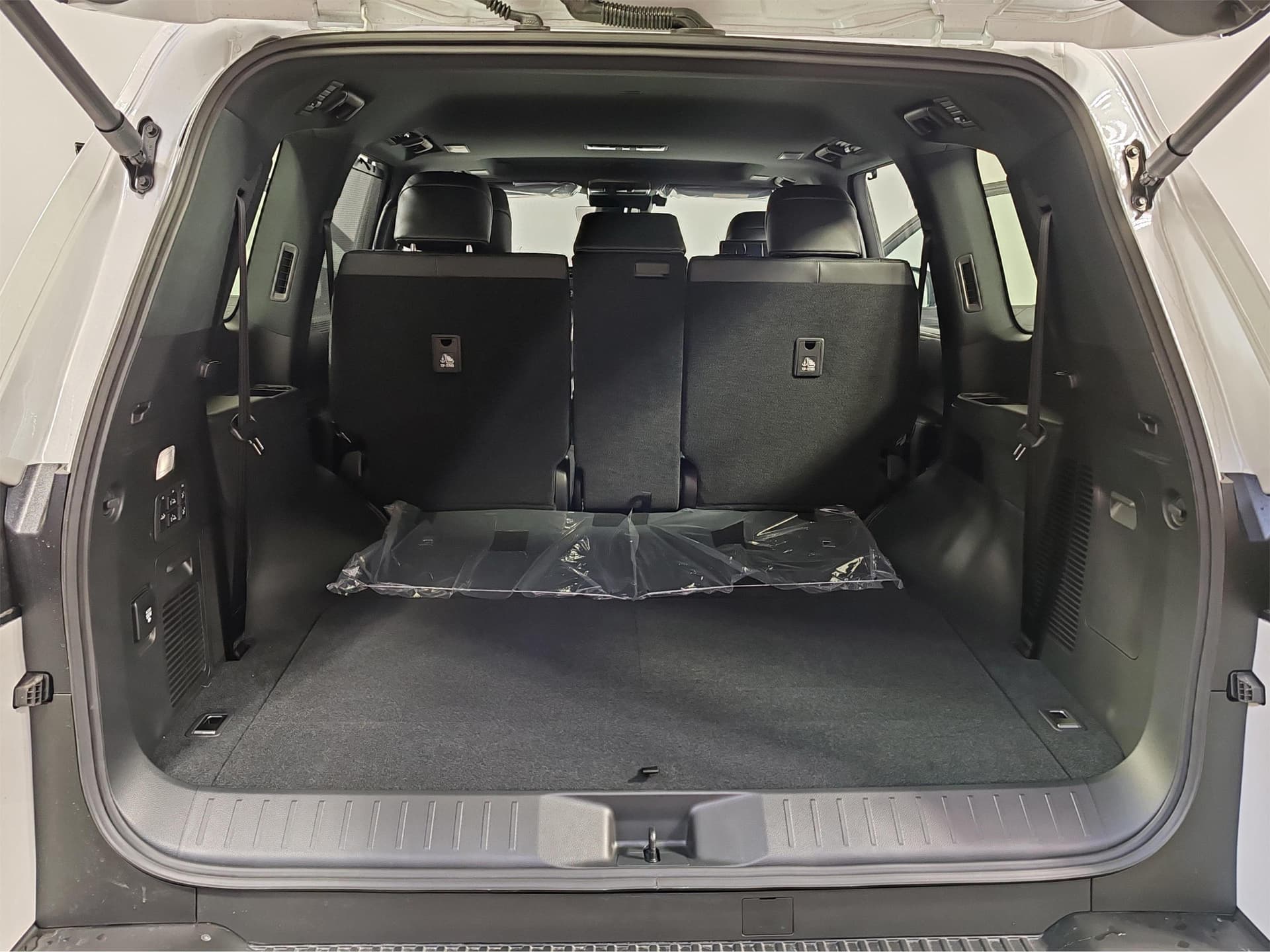 Lexus LX 500d Urban DSL в лизинг - 10