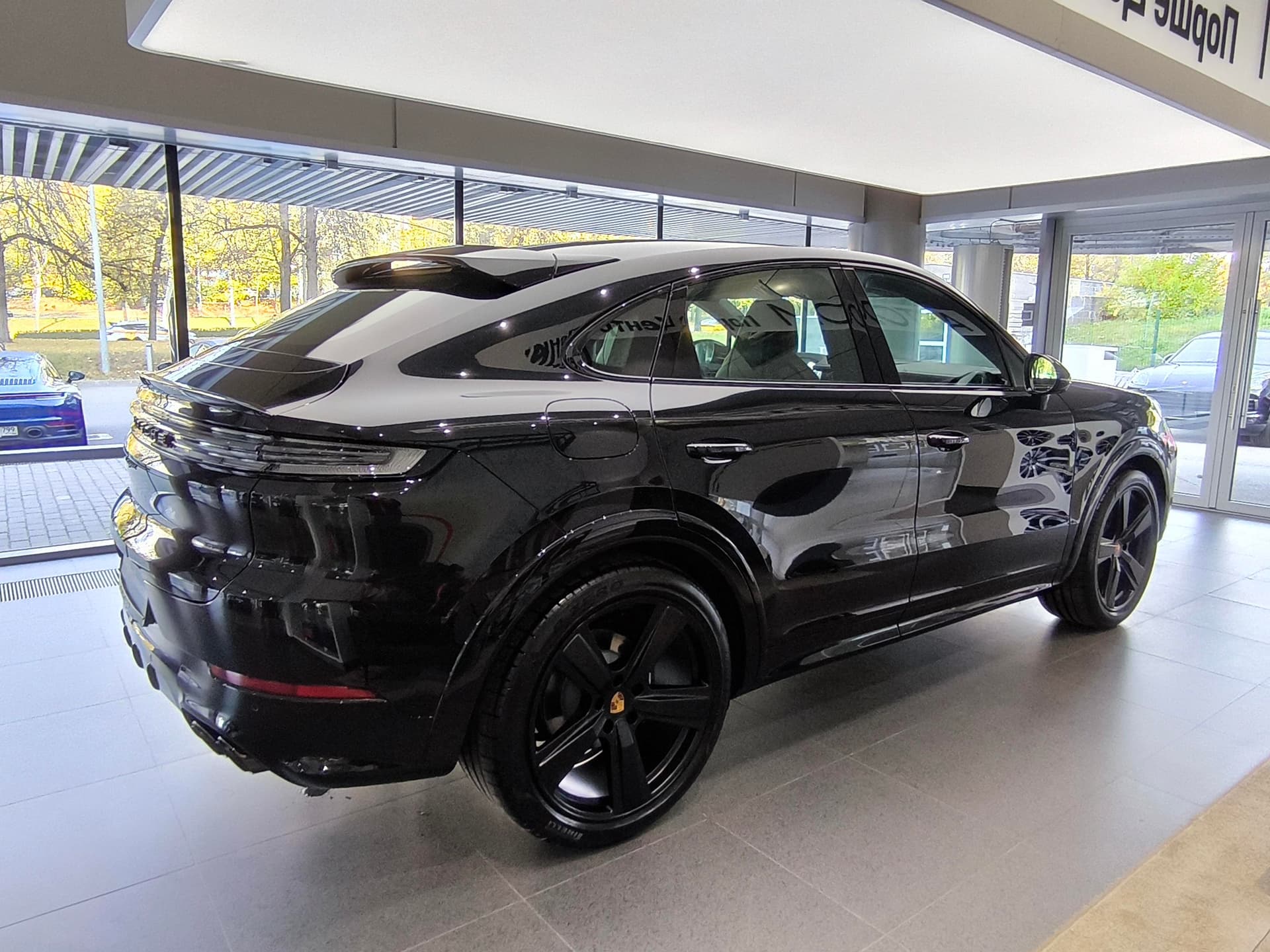 Porsche Cayenne Black Edition Coupe в лизинг - 6