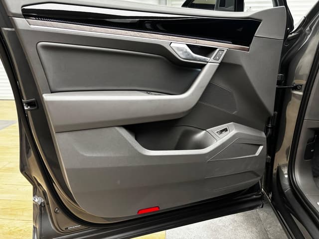 Volkswagen Touareg R-Line 2.0 TFSI 265hp 8AT в лизинг - 19