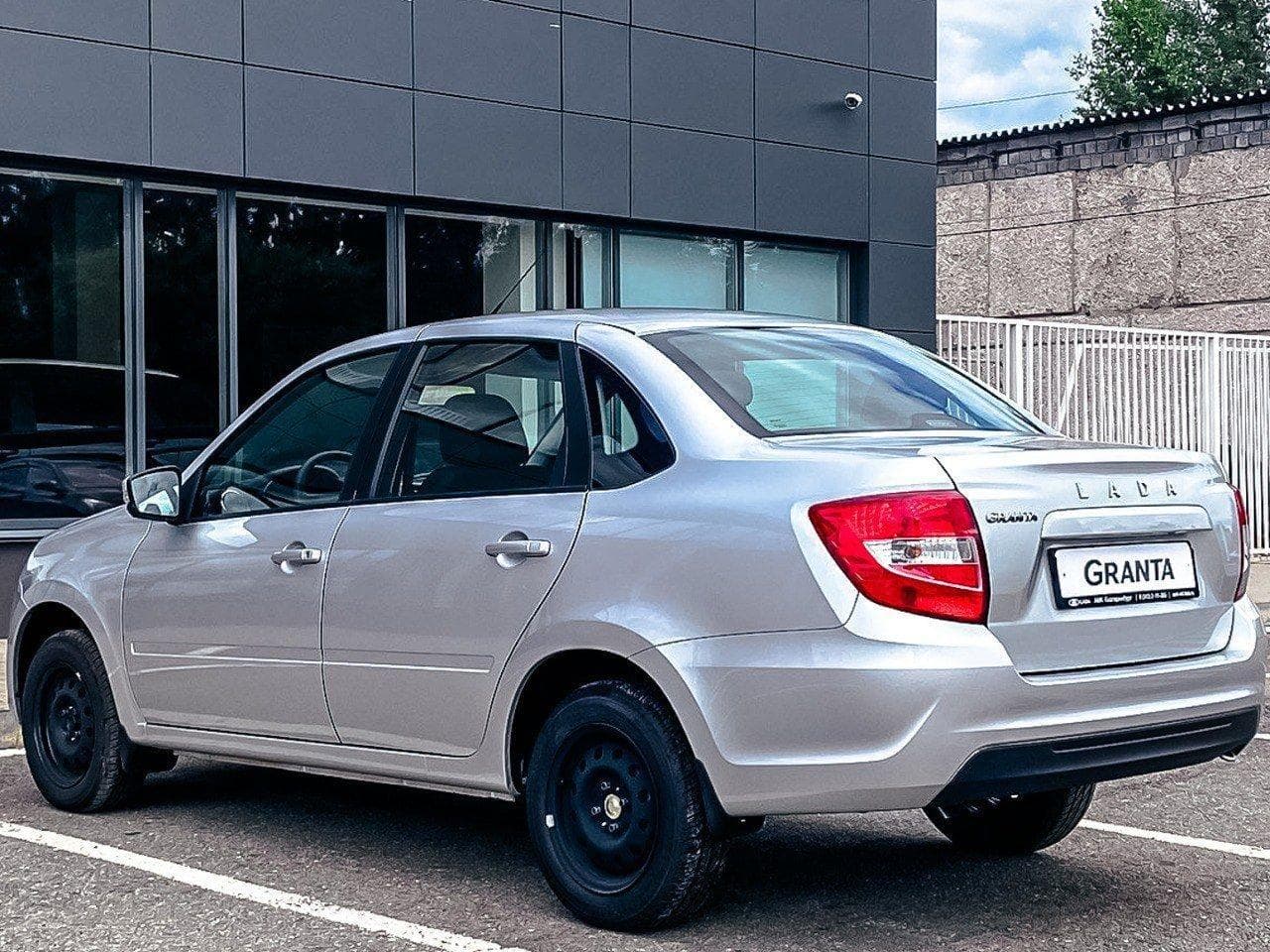 Lada Granta седан Classic 24 Кондиционер 1.6 90hp 5MT в лизинг - 8