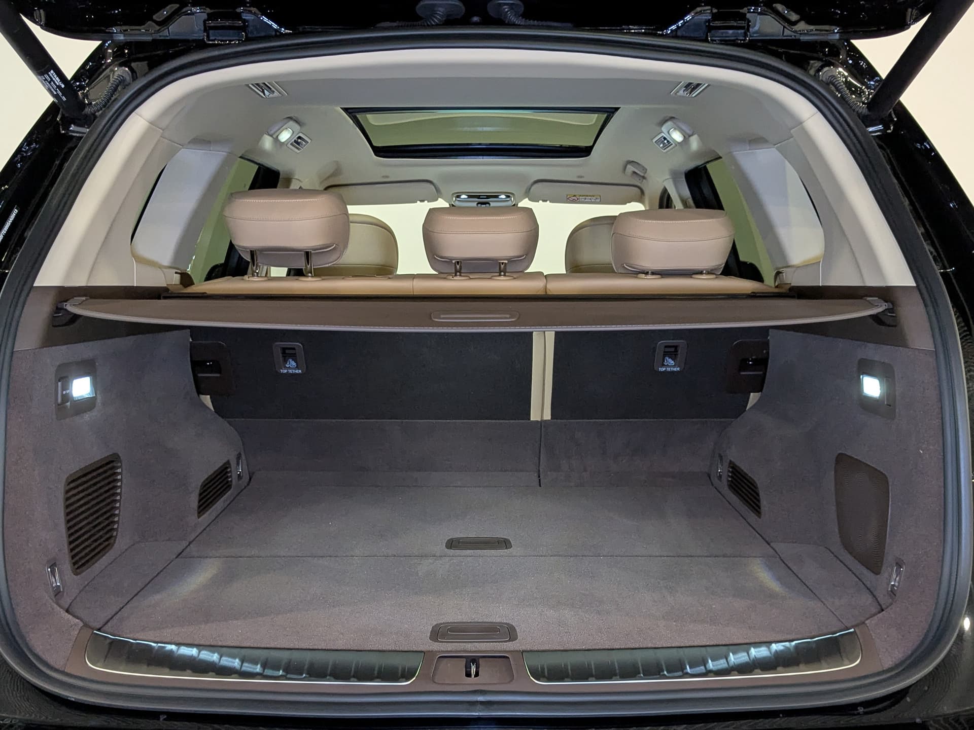 Seres M7 Pro 1.5hyb AT 4WD в лизинг - 9