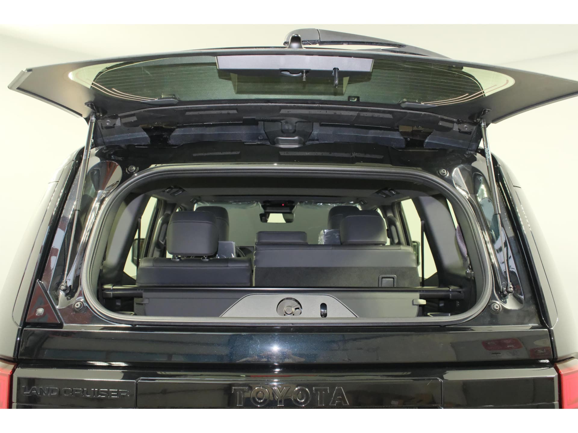 Toyota Land Cruiser Prado Mid VX 2.8d АКП в лизинг - 23