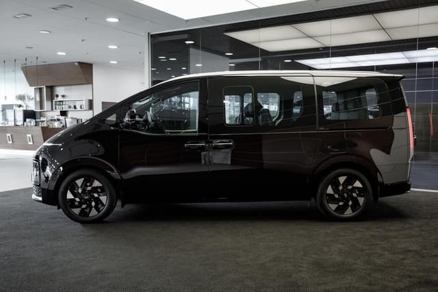 Hyundai Staria Лаундж 7 мест Инспирэйшн 2.2 дизель АТ полный привод (Lounge 7 Seater Inspiration) в лизинг - 3