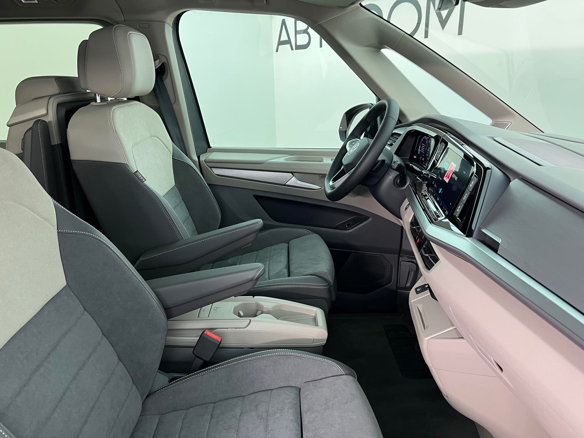 Volkswagen Multivan Лайф 2.0 дизель 150 л.с. АТ длинный (Life) в лизинг - 10