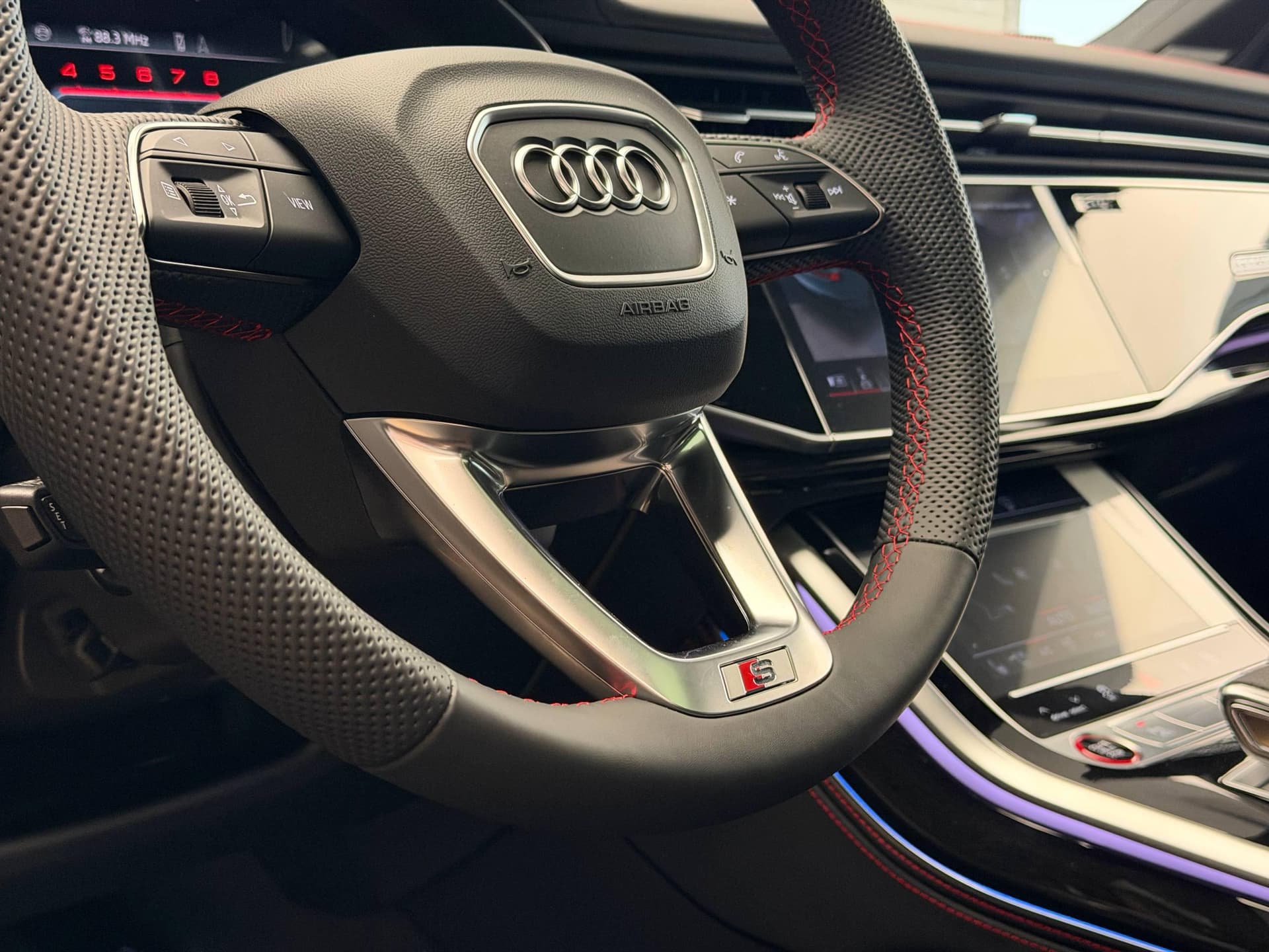 Audi SQ7 TFSI quattro tiptronic в лизинг - 30
