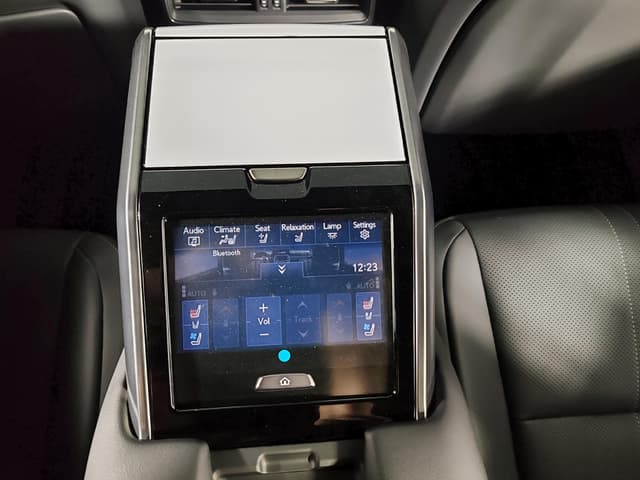 Lexus LX 600 VIP Black в лизинг - 19