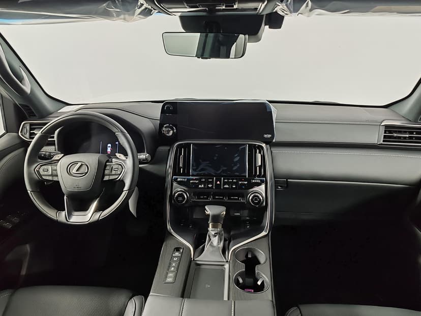 Lexus LX 500d Urban DSL в лизинг - 13