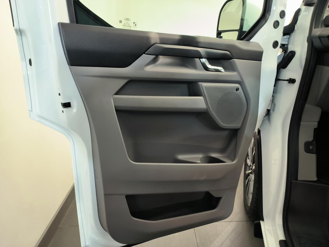 Ford Tourneo Custom Титаниум 320 длинная база 2.0 дизель 170 л.с. АТ полный привод в лизинг - 24