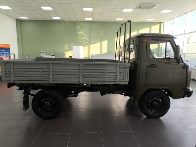 UAZ 3303 Бортовой Одинарная кабина без ABS 2.7 5MT в лизинг - 6