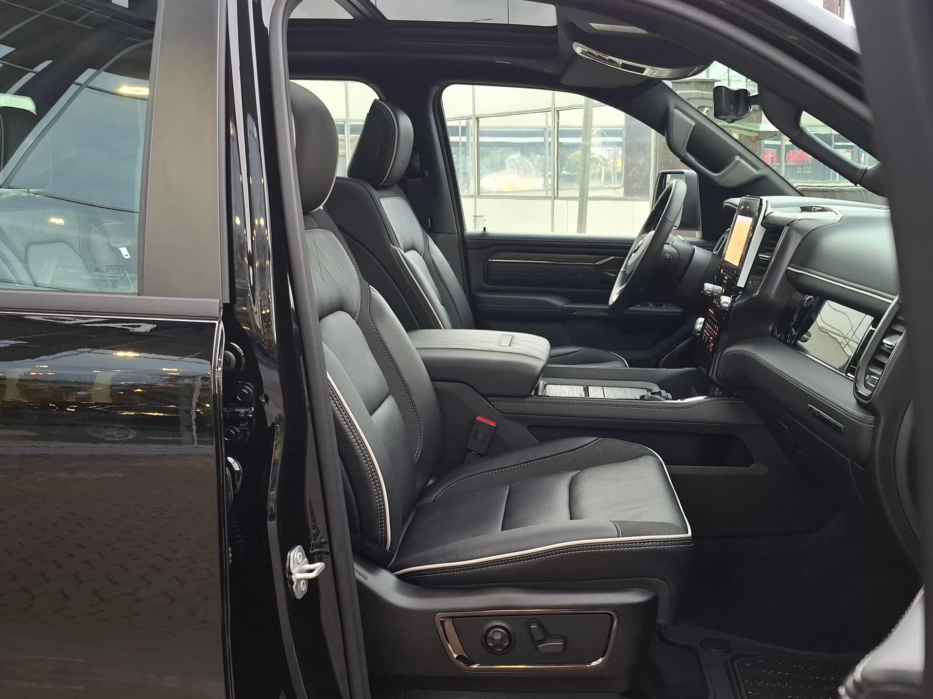 Ram 1500 Limited Crew Cab 3.0 8AT 4WD в лизинг - 11