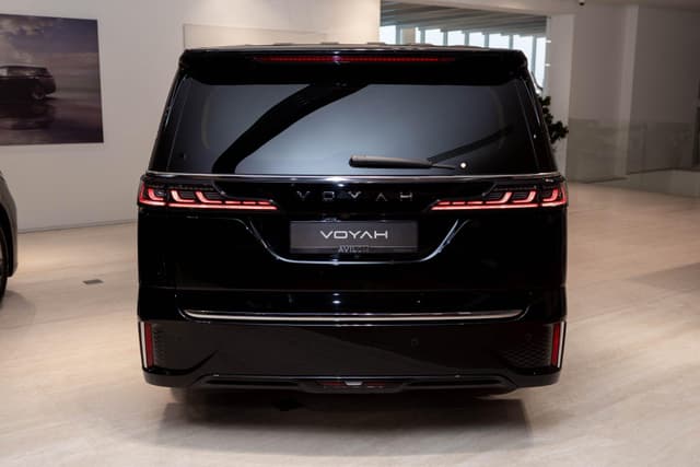 Voyah Dream PHEV Long Range (последовательный гибрид) в лизинг - 6