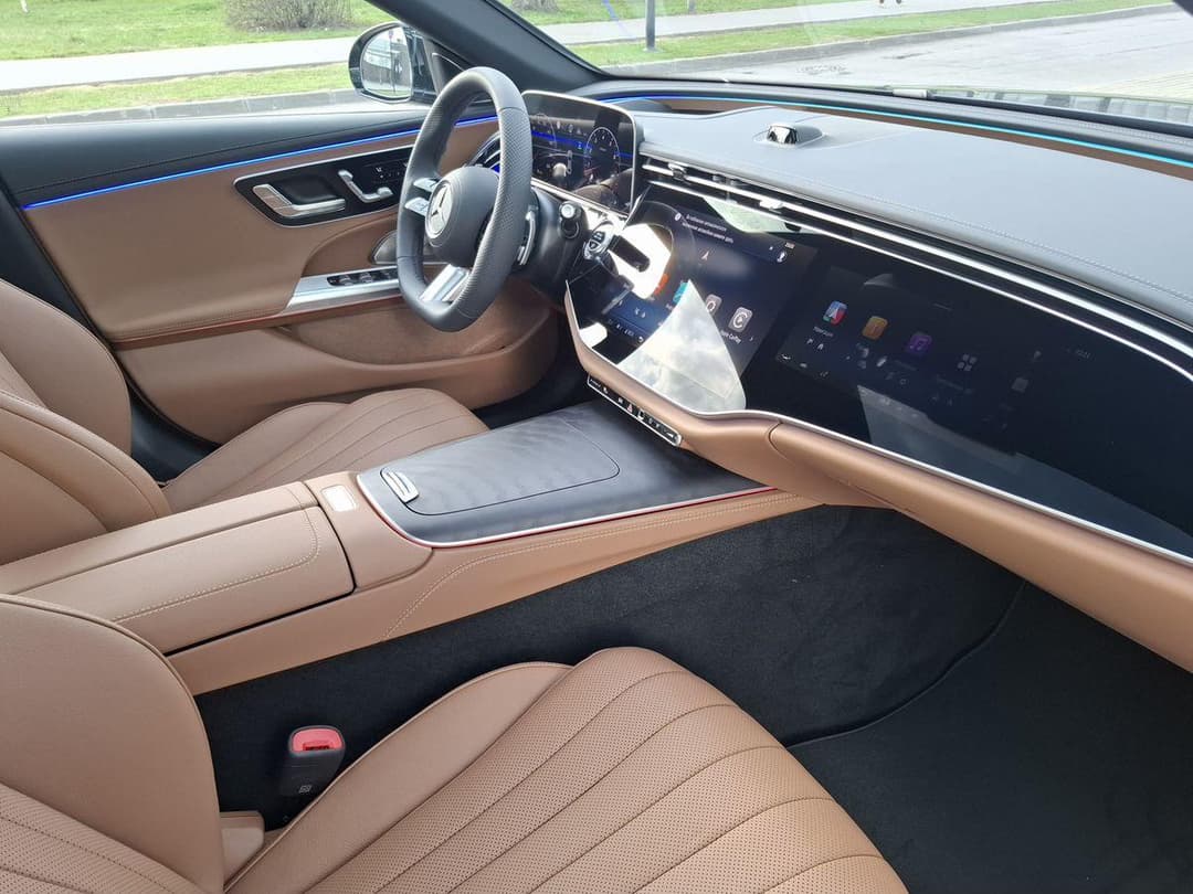 Mercedes-Benz E седан 300 полный привод АМГ Лайн (AMG Line) в лизинг - 21