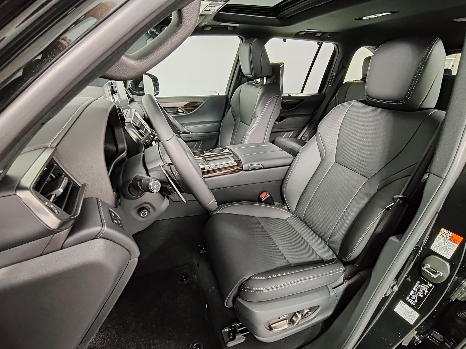 Lexus LX 600 Urban PTL в лизинг - 22