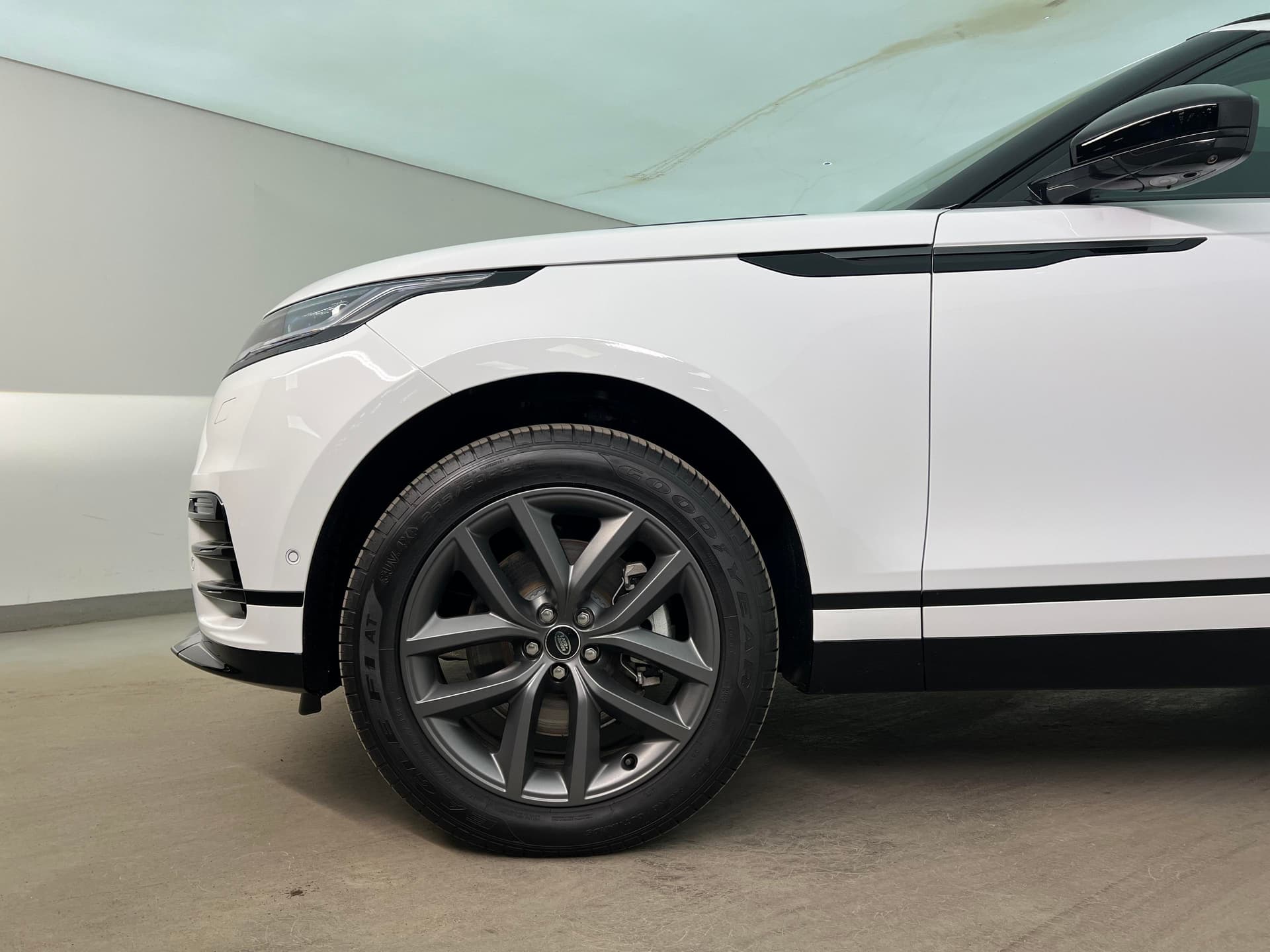 Land Rover Velar 2.0P 250 Dynamic SE в лизинг - 8