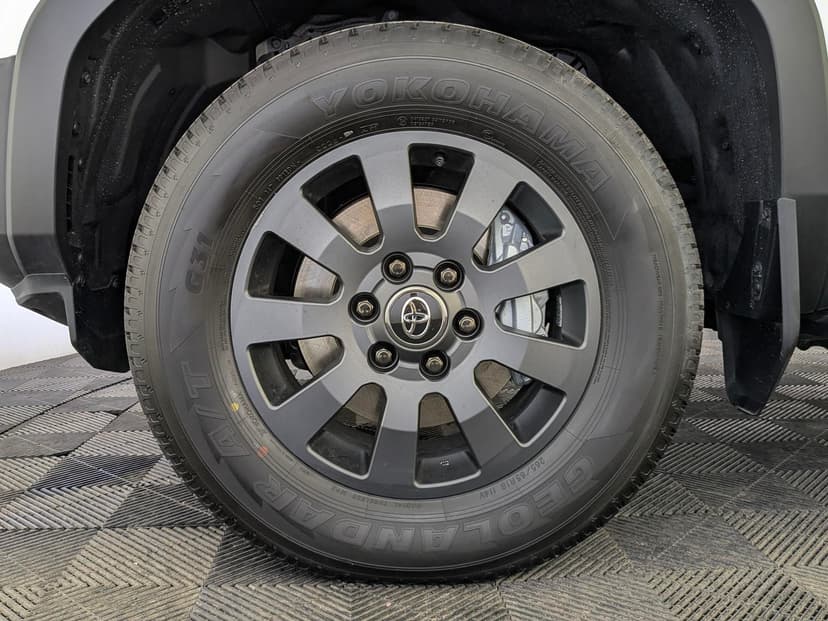 Toyota Land Cruiser Prado Mid VX 2.8d АКП в лизинг - 8