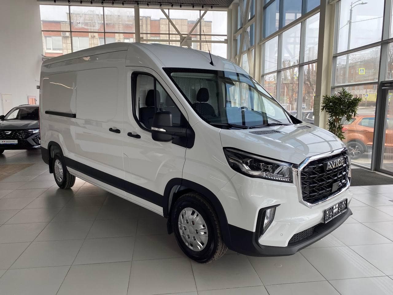 Avior V90 Фургон L3H2 3.5T 2.0TD 6MT FWD в лизинг - 4