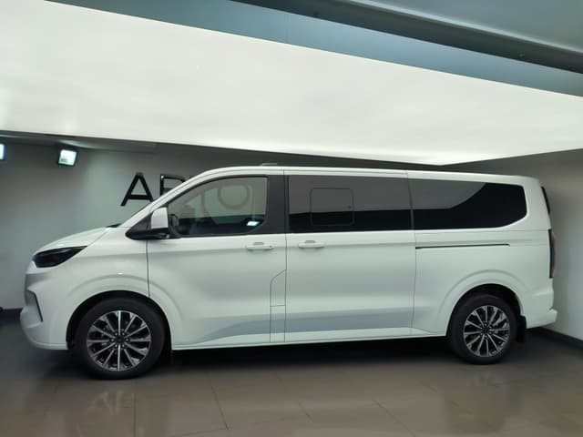Ford Tourneo Custom Титаниум 320 длинная база 2.0 дизель 170 л.с. АТ полный привод в лизинг - 3