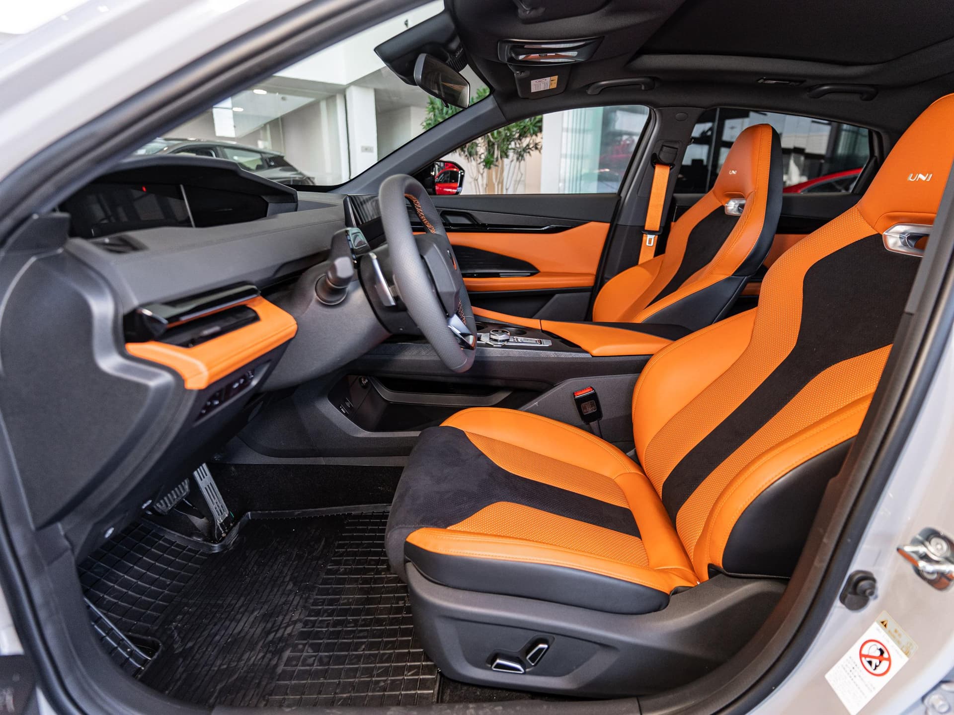 Changan Uni-K Tech 2.0 8AT AWD в лизинг - 9