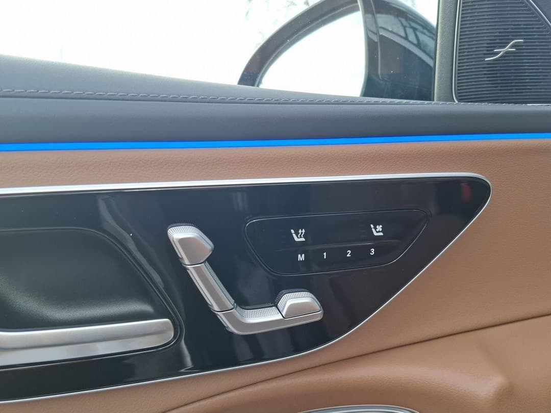 Mercedes-Benz E седан 300 полный привод АМГ Лайн (AMG Line) в лизинг - 12