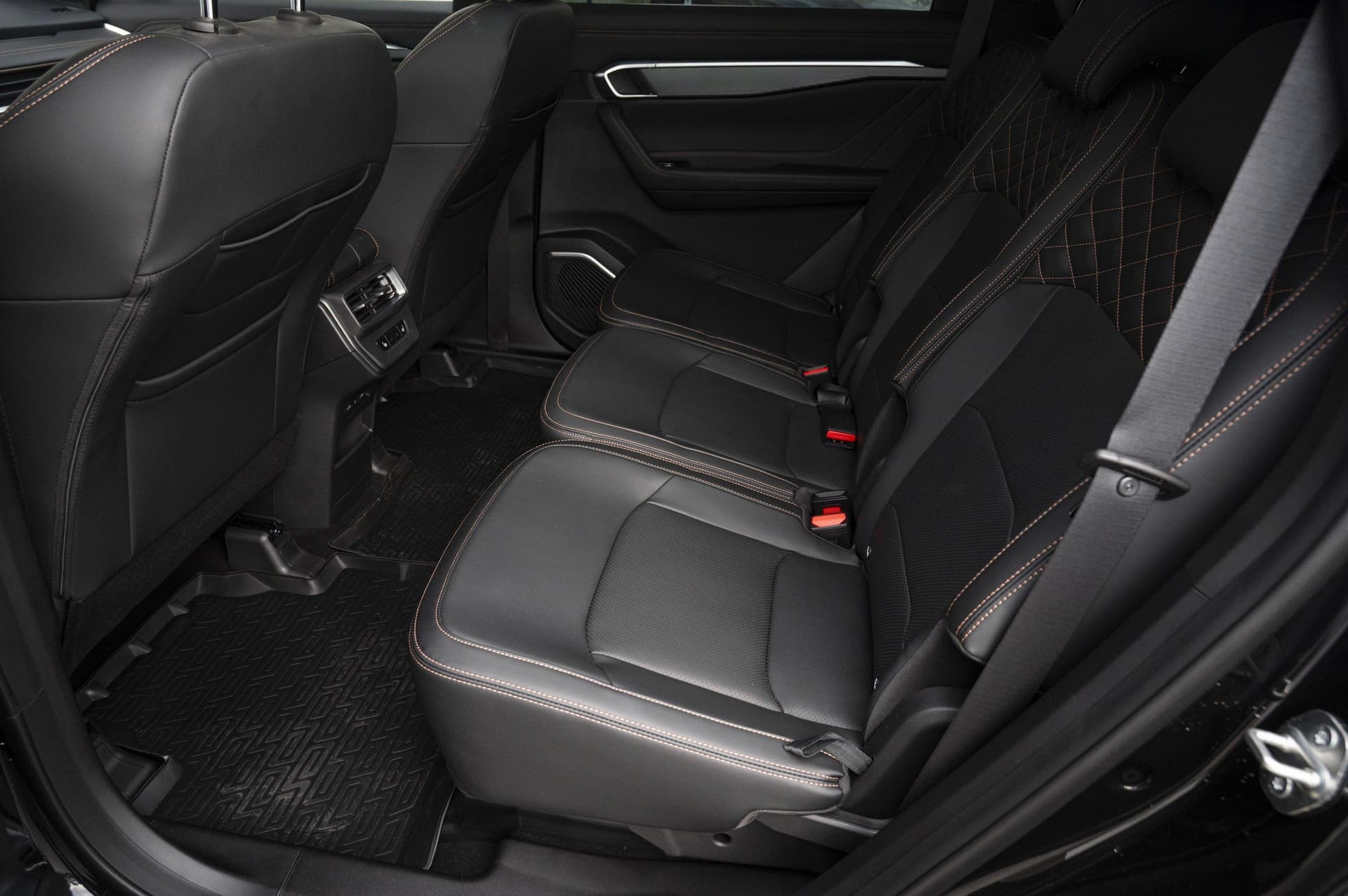 Geely Okavango Flagship 2.0T 7DCT 2WD в лизинг - 21