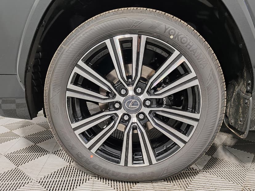 Lexus LX 600 Urban PTL в лизинг - 19