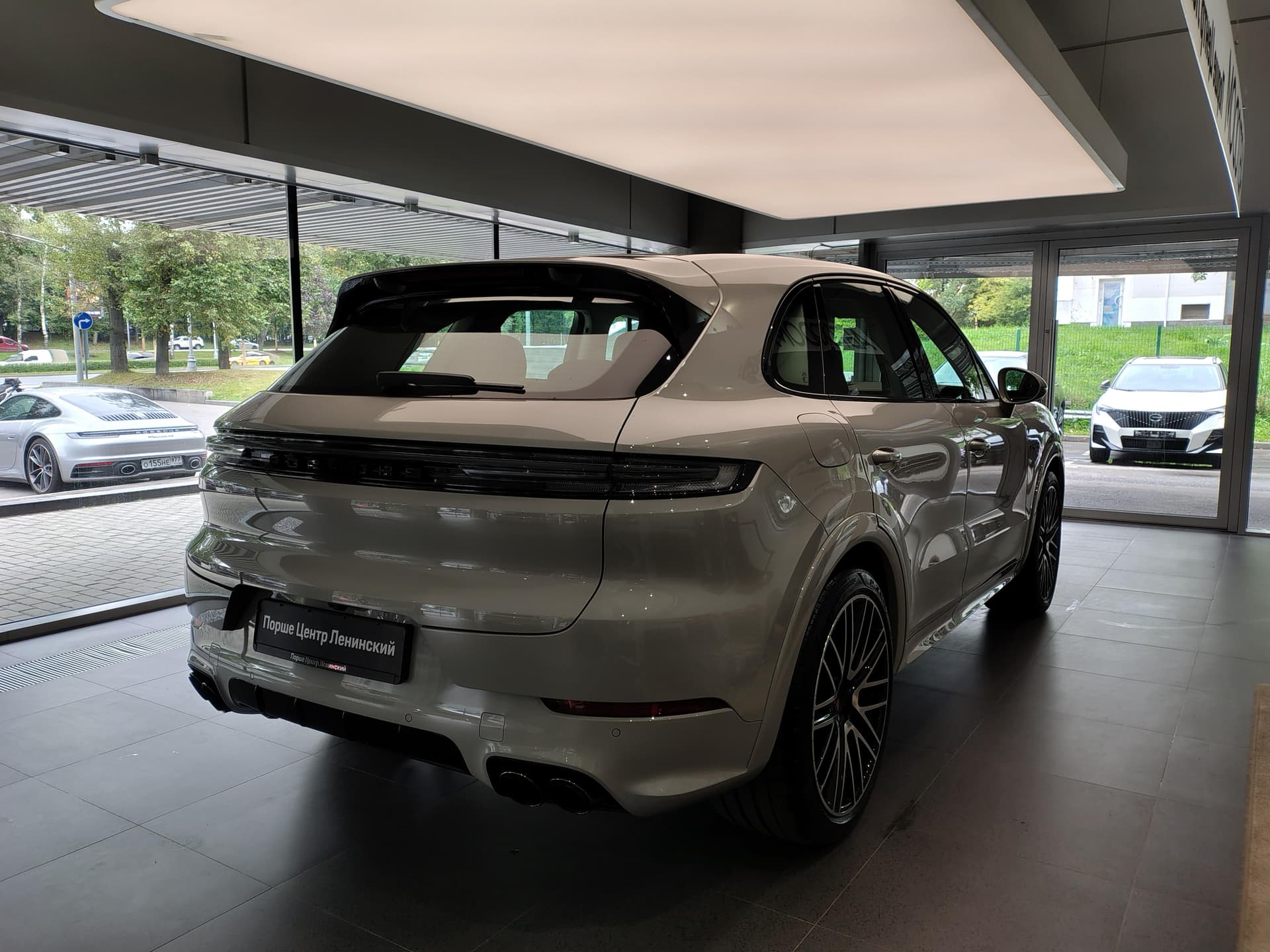 Porsche Cayenne E-Hybrid Black Edition в лизинг - 6