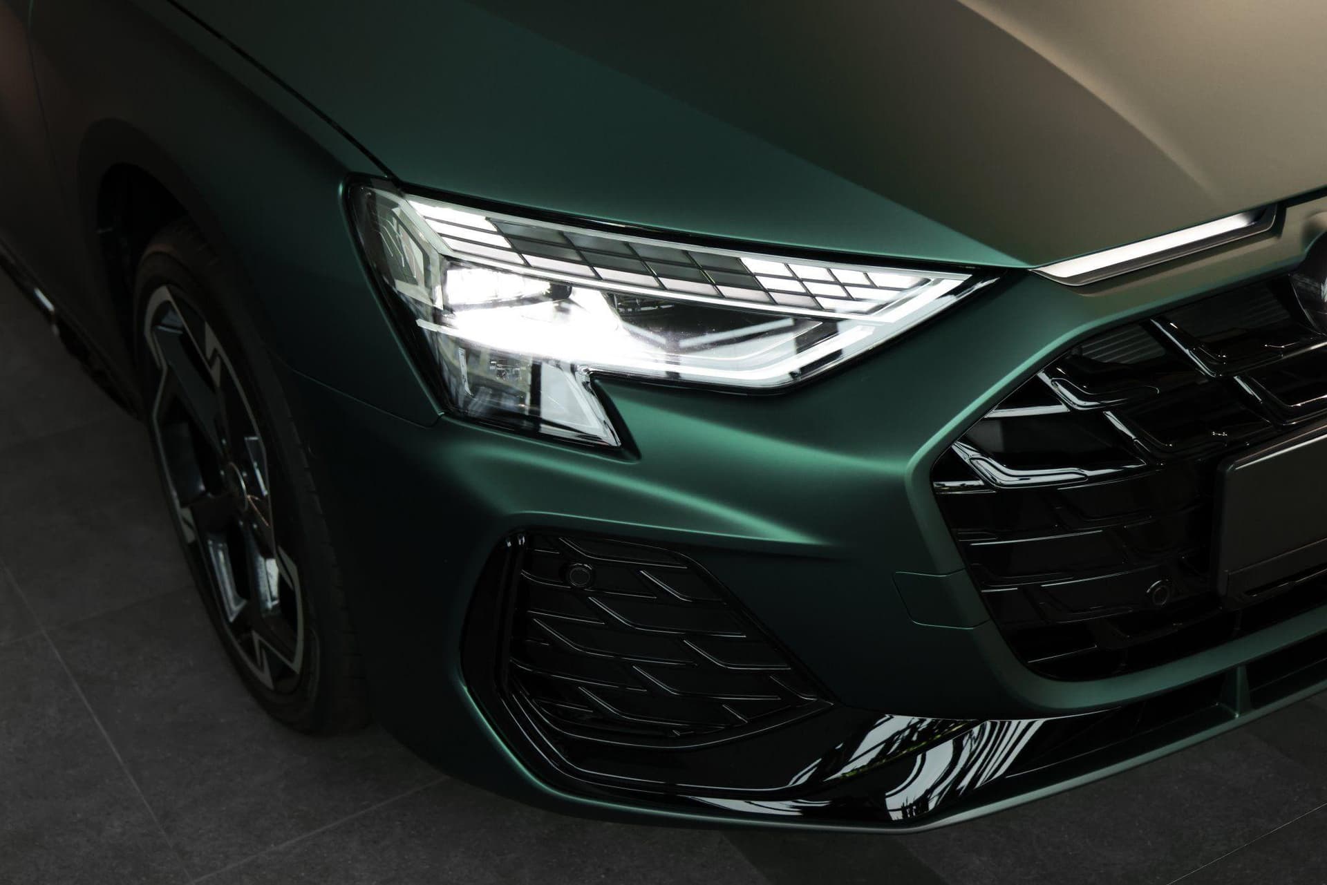 Audi A3 Sportback Premium Luxury 35 TFSI tiptronic в лизинг - 7