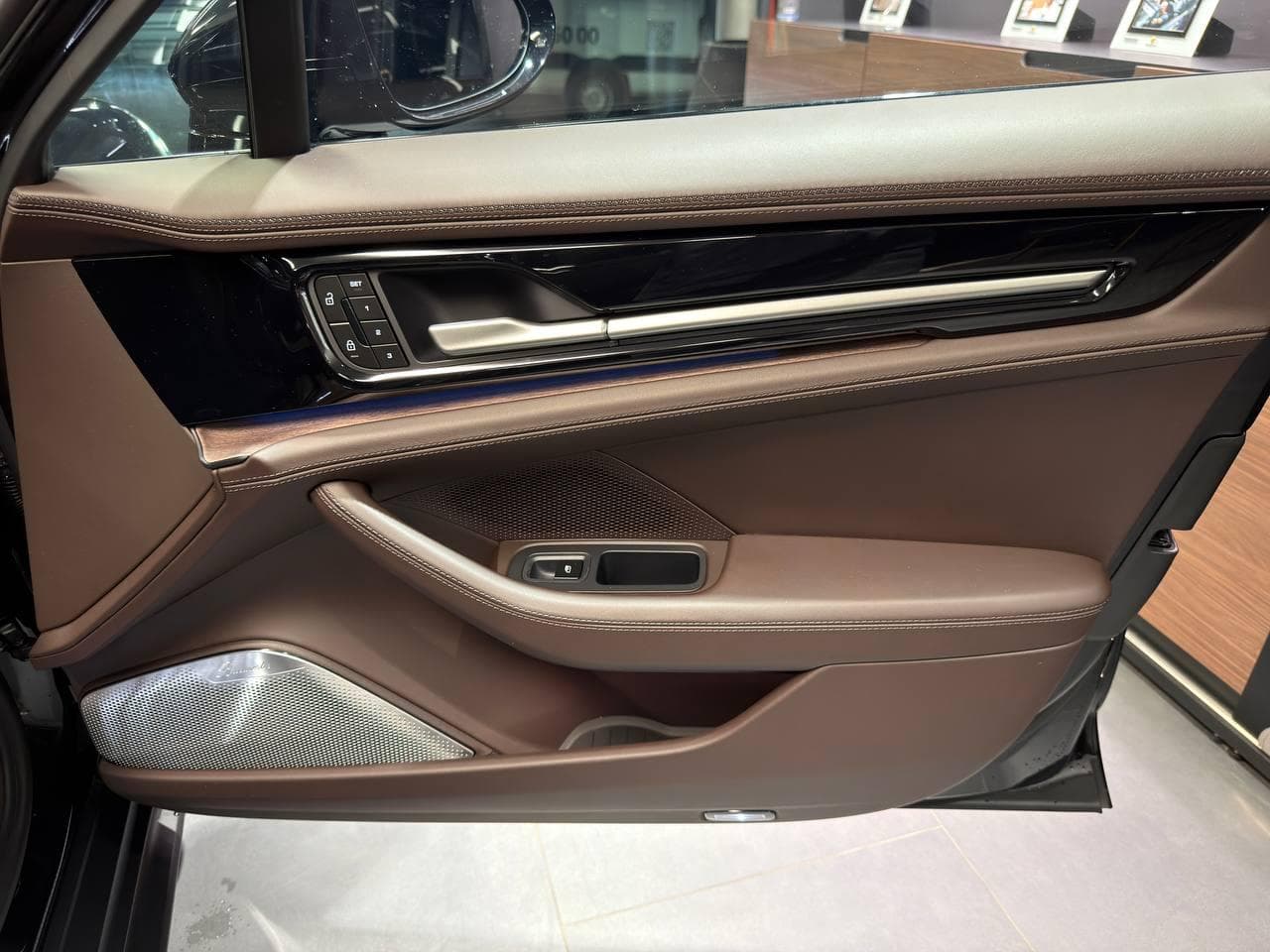 Porsche Panamera 4 E-Hybrid Executive в лизинг - 23