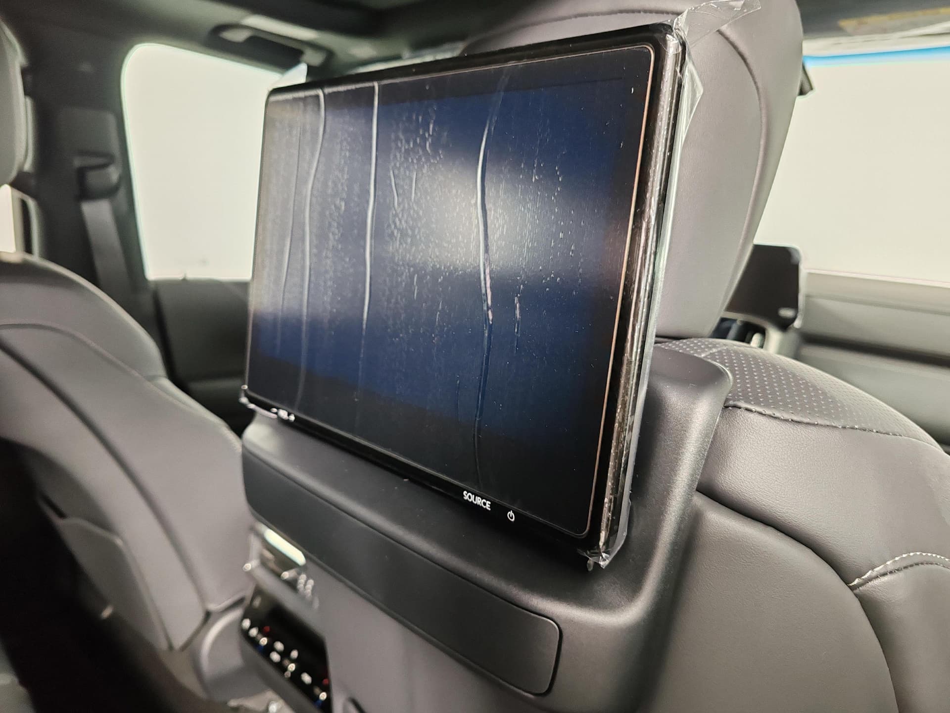 Lexus LX 500d Urban DSL в лизинг - 19