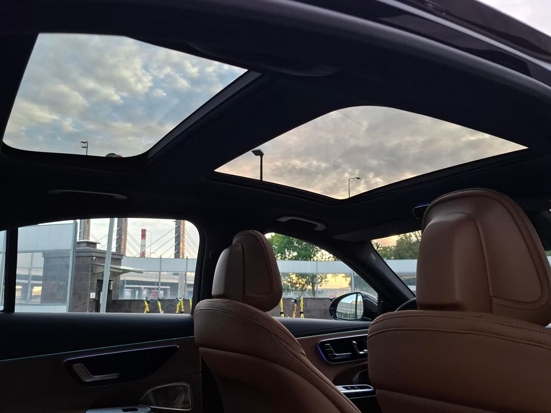 Mercedes-Benz E седан 300 полный привод АМГ Лайн (AMG Line) в лизинг - 20