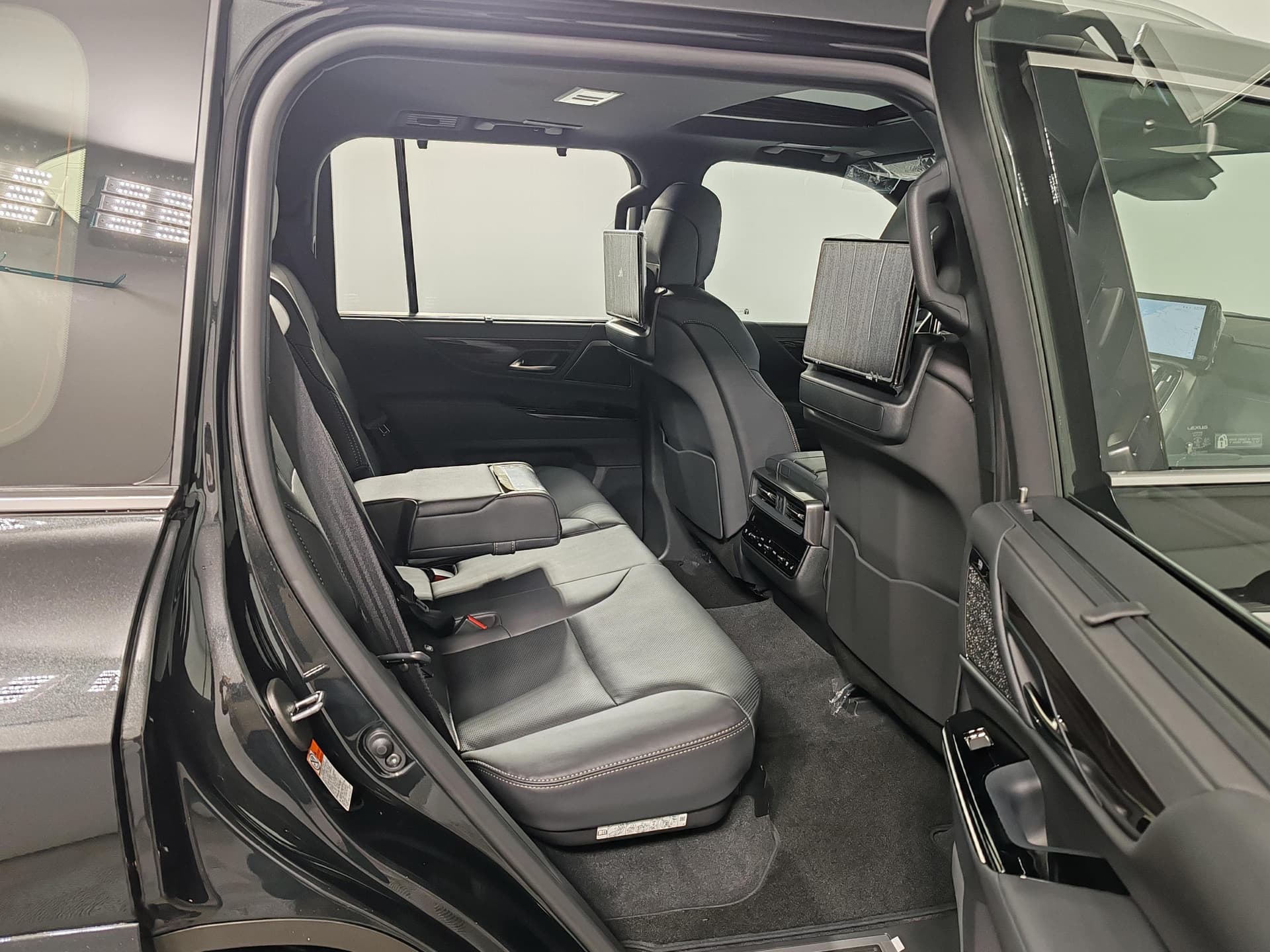 Lexus LX 600 Urban PTL в лизинг - 20