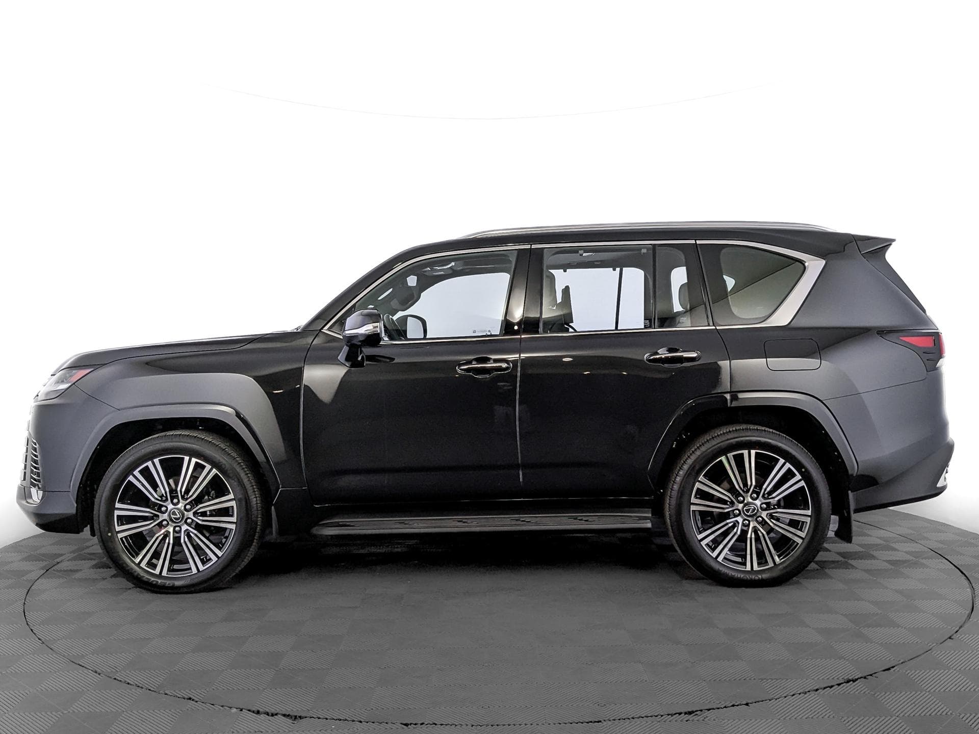 Lexus LX 600 Urban PTL в лизинг - 4