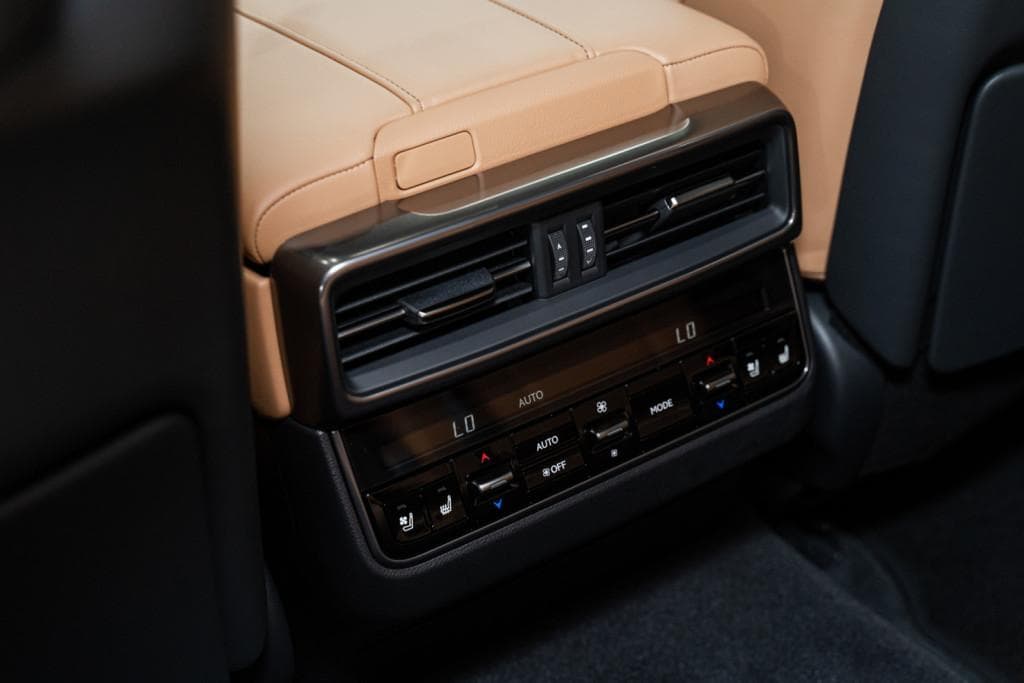 Lexus LX 600 Urban PTL в лизинг - 12