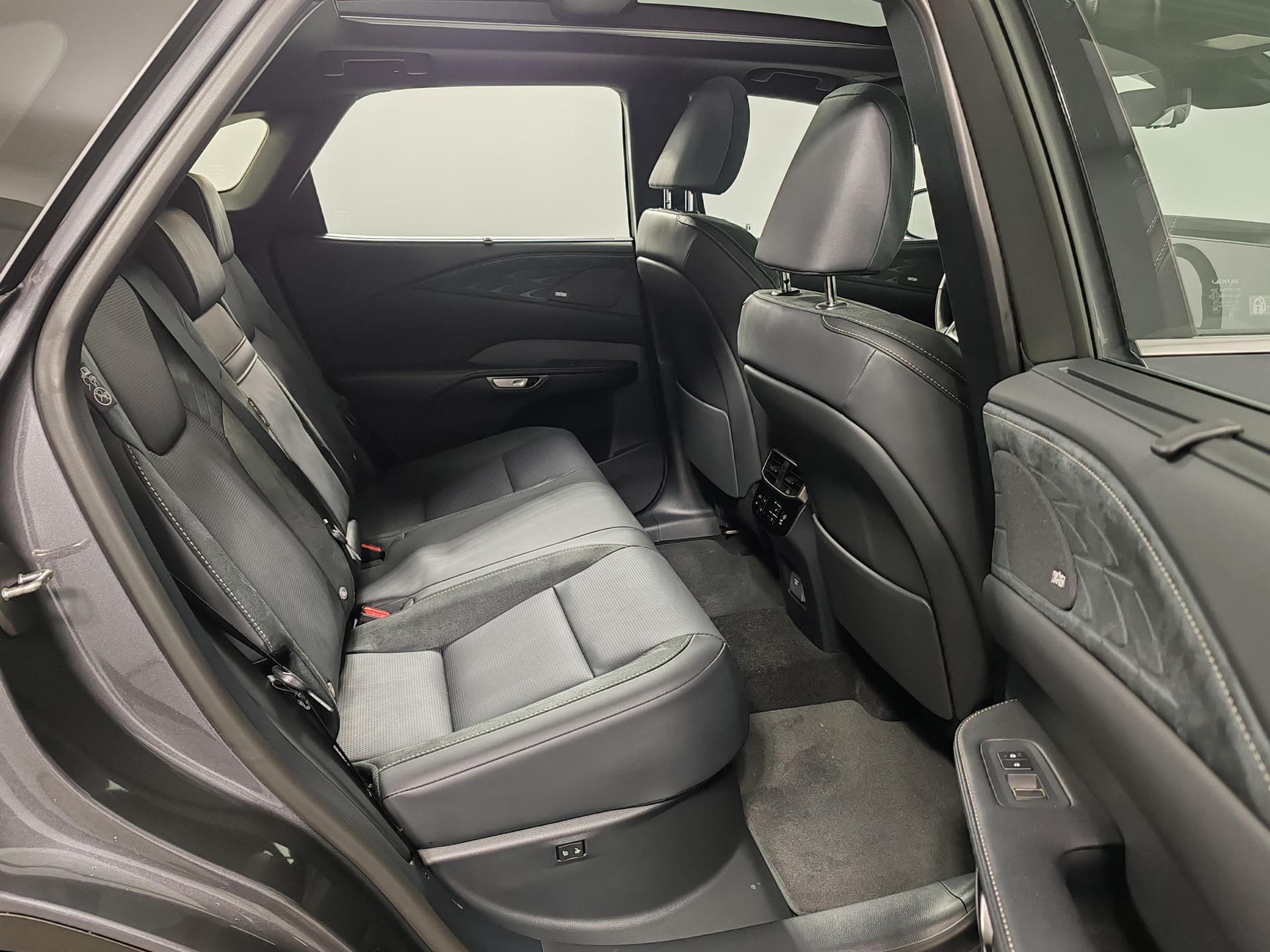 Lexus RX 350 Luxury в лизинг - 29