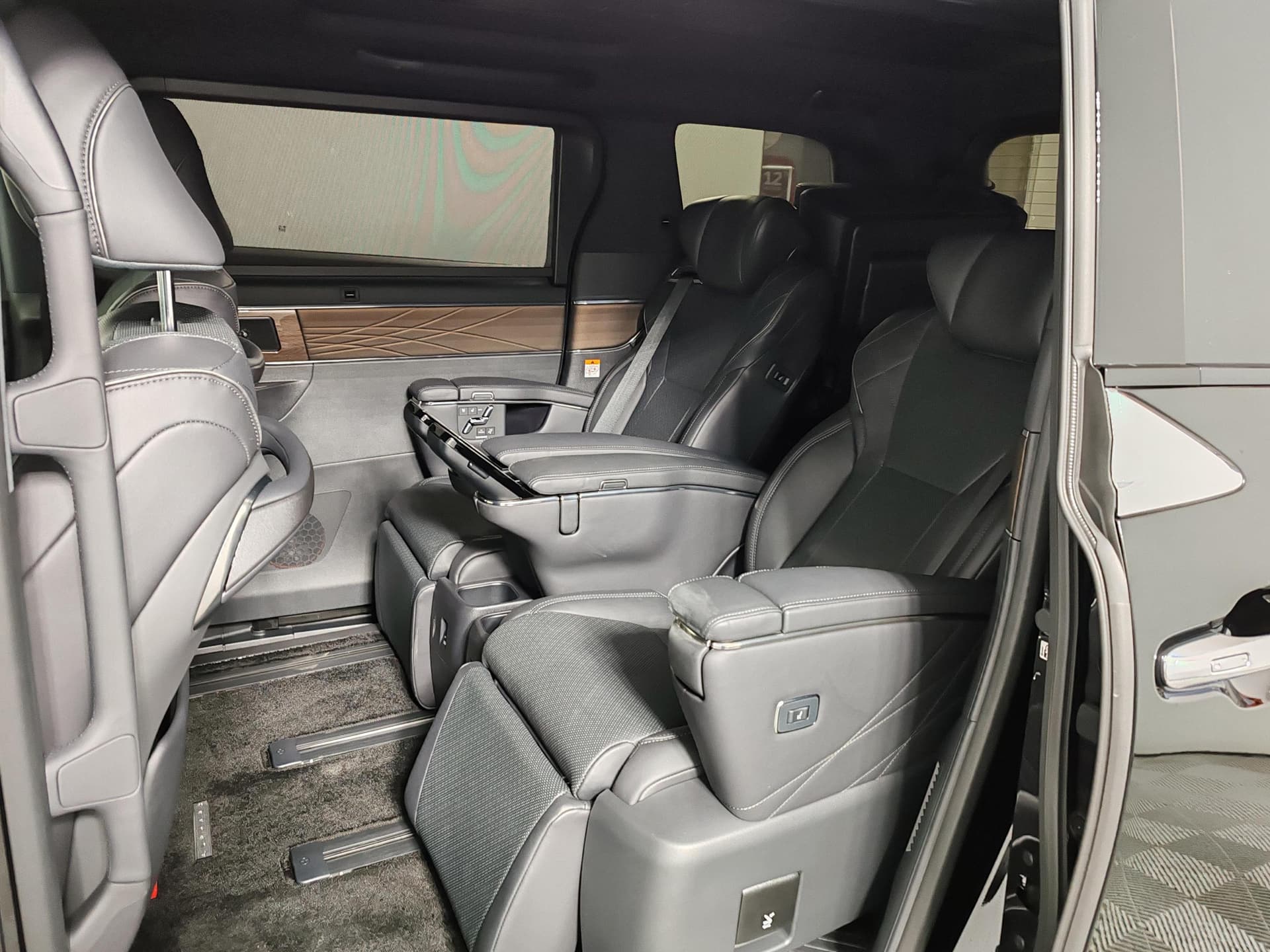 Toyota Alphard 2.5 HEV CVT в лизинг - 11
