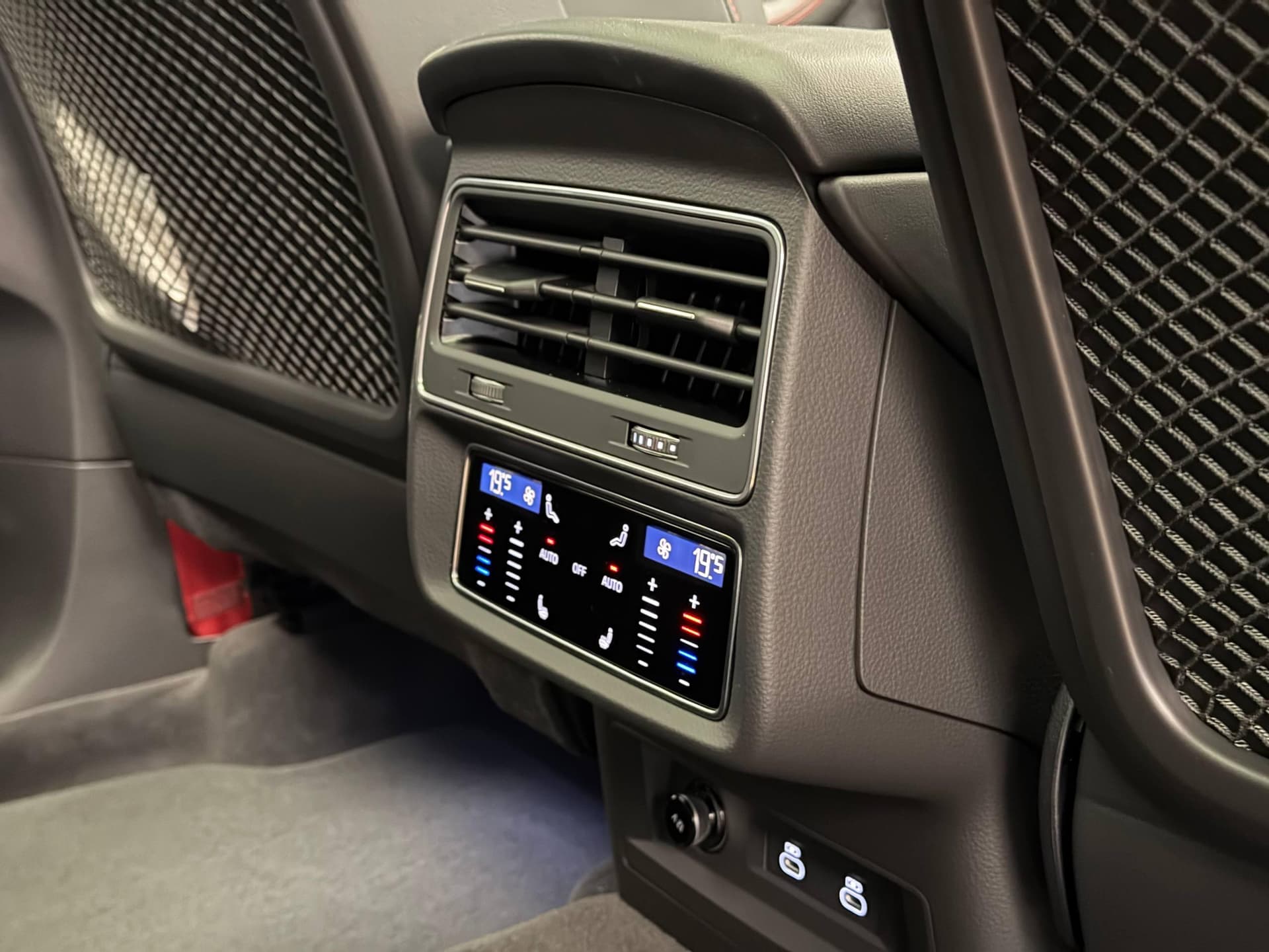 Audi SQ7 TFSI quattro tiptronic в лизинг - 16