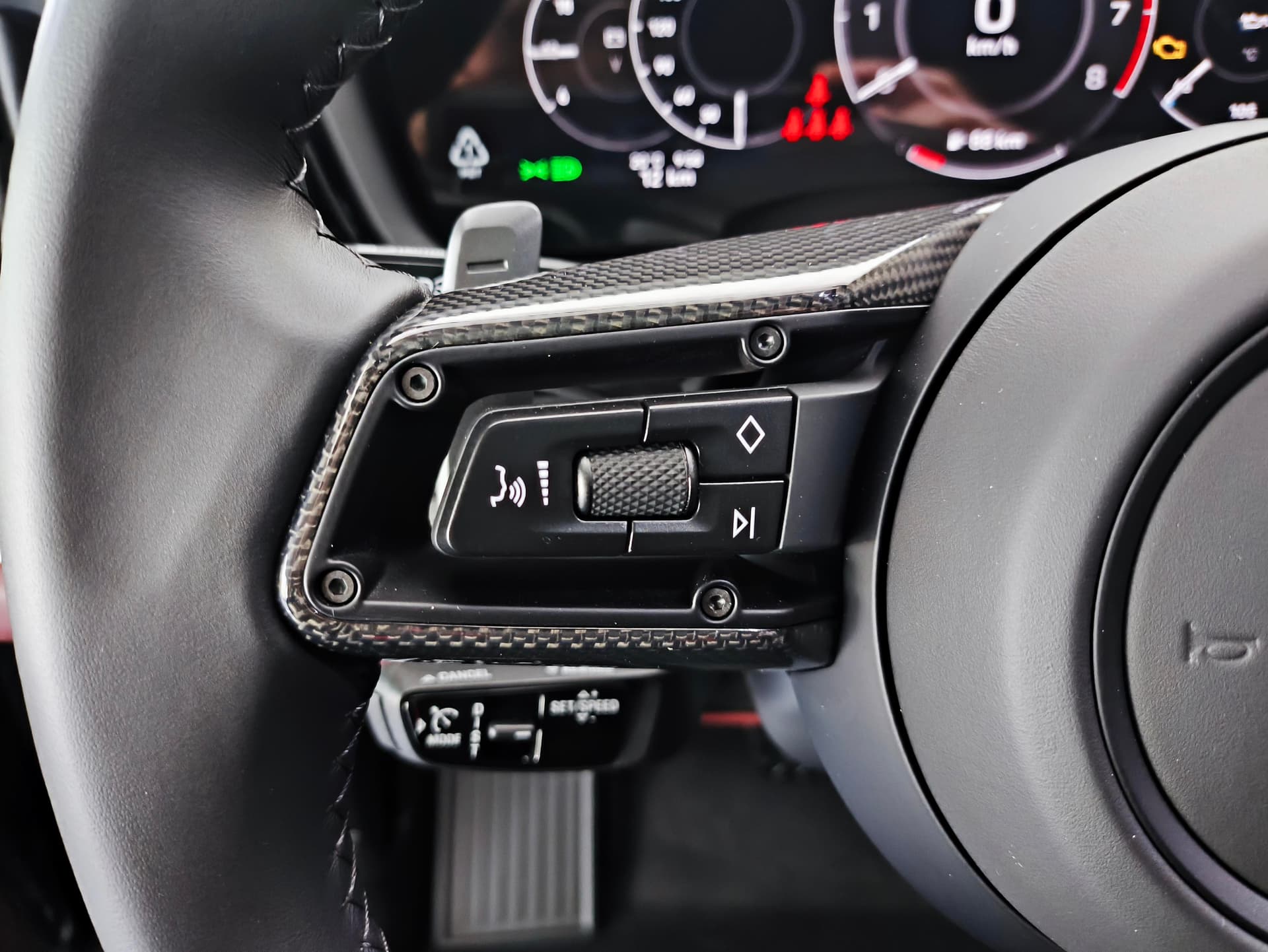 Porsche Cayenne Black Edition Coupe в лизинг - 21