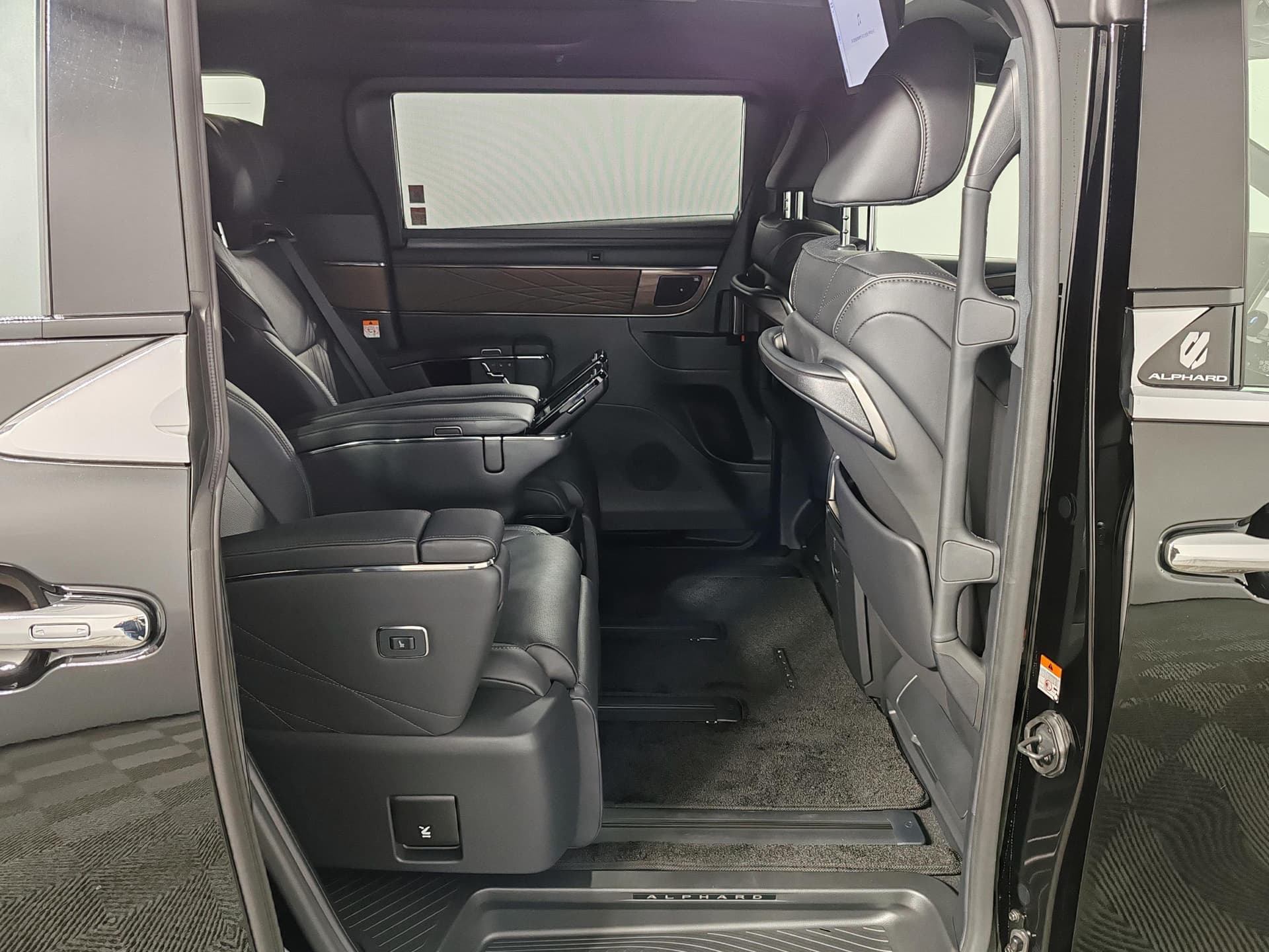 Toyota Alphard 2.5 HEV CVT в лизинг - 20