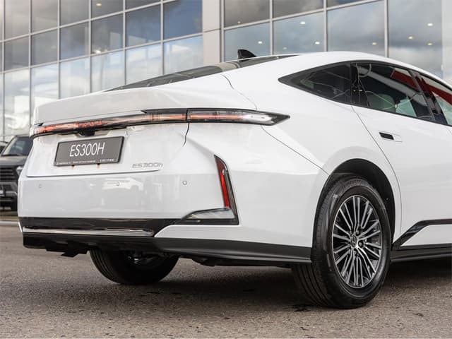 Lexus ES 300h 2.0 гибрид вариатор в лизинг - 10