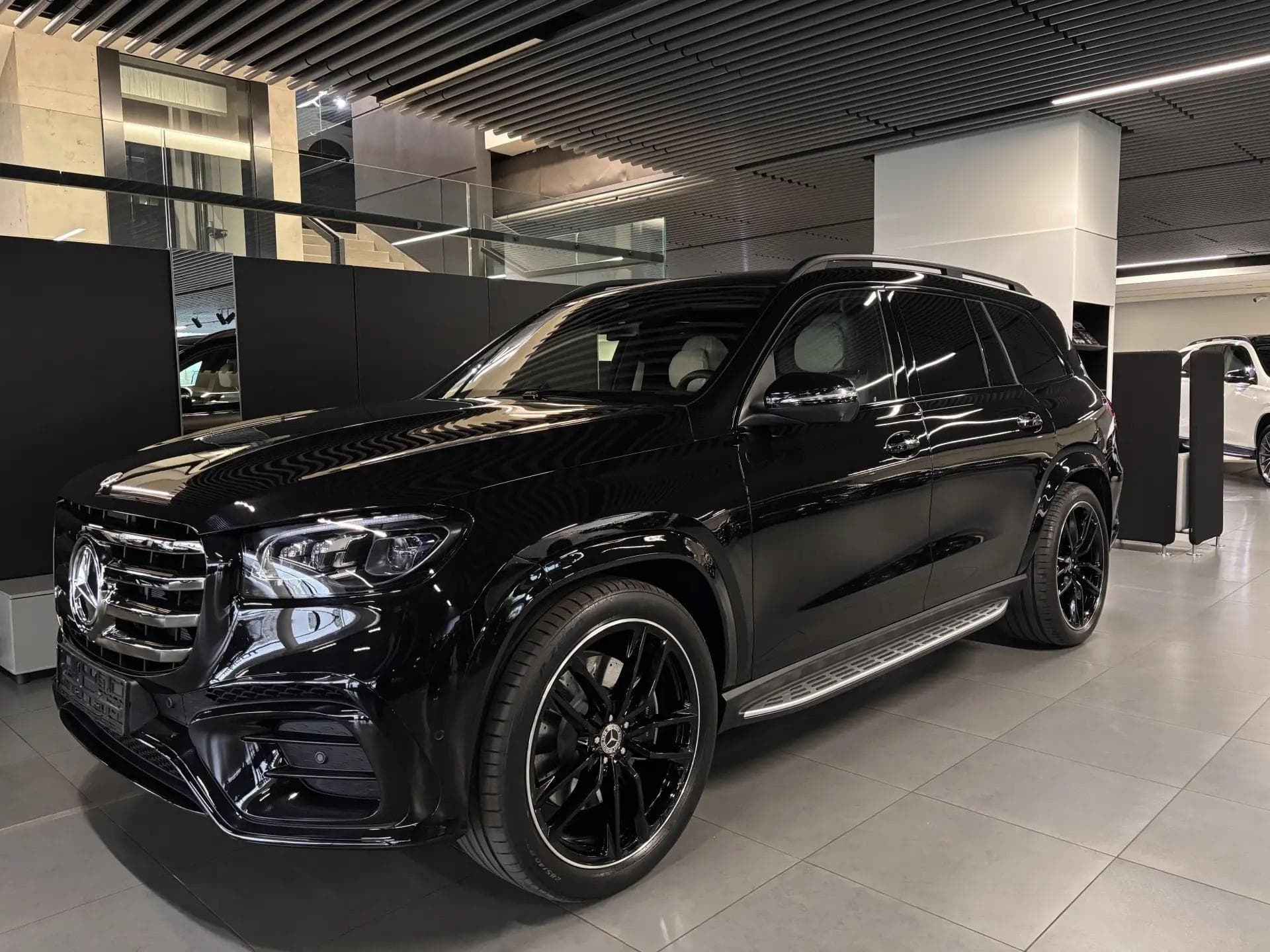 Mercedes-Benz GLS - 2