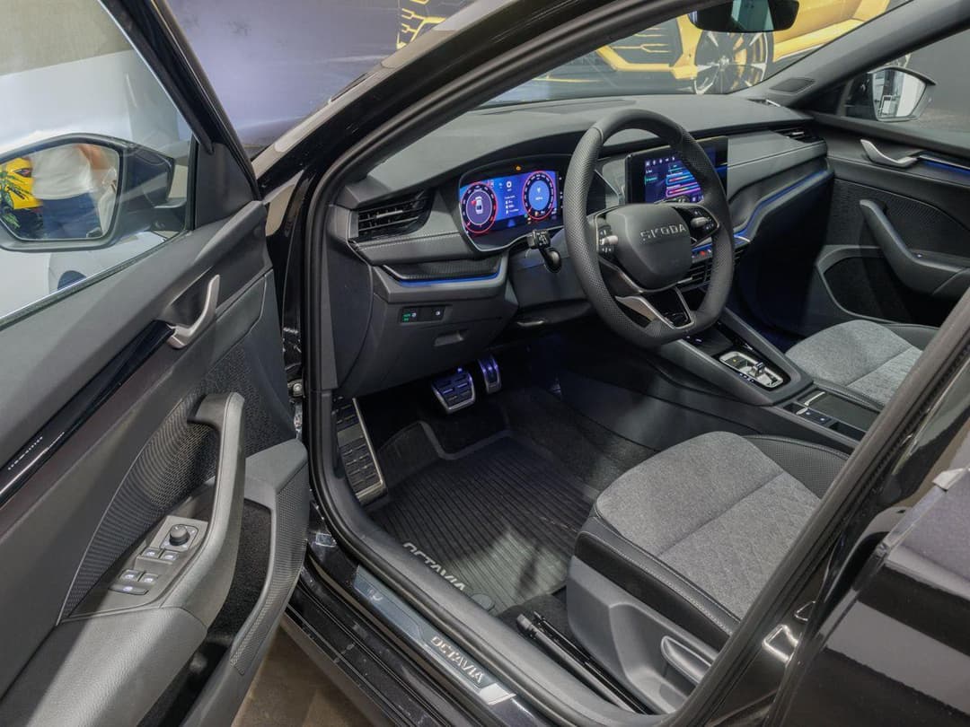 Skoda Octavia Спортлайн 2.0Т полный привод АТ в лизинг - 13